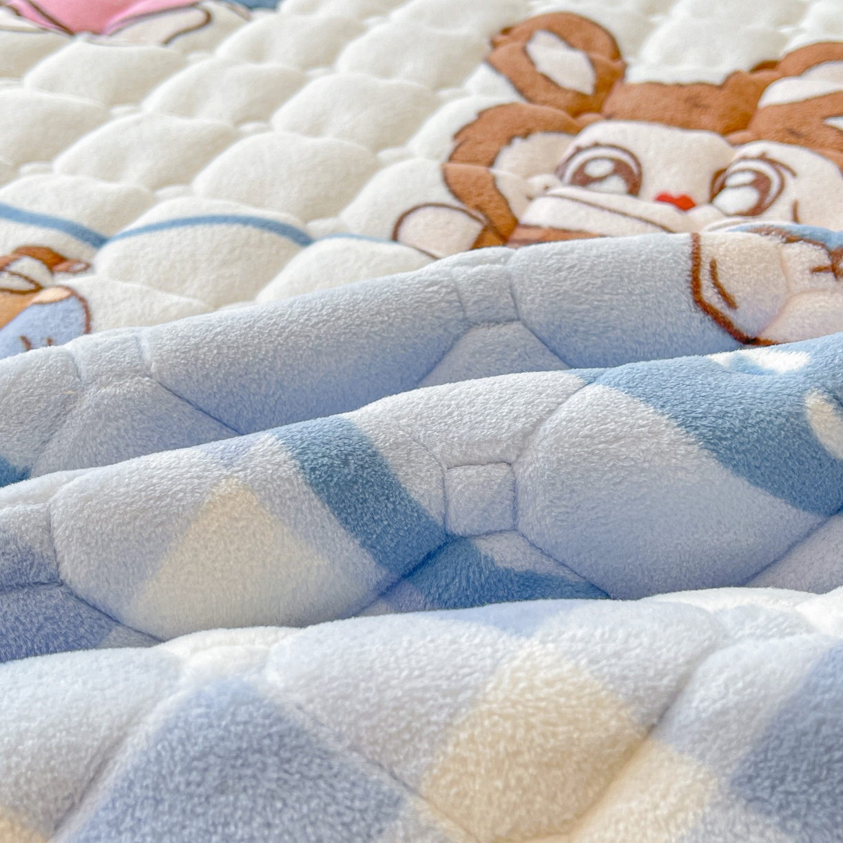 91家纺网 家纺一手货源 找家纺 LIFE.丽芙 2025秋冬新款A类牛奶绒加厚保暖夹棉枕套-包边款 布布乐园