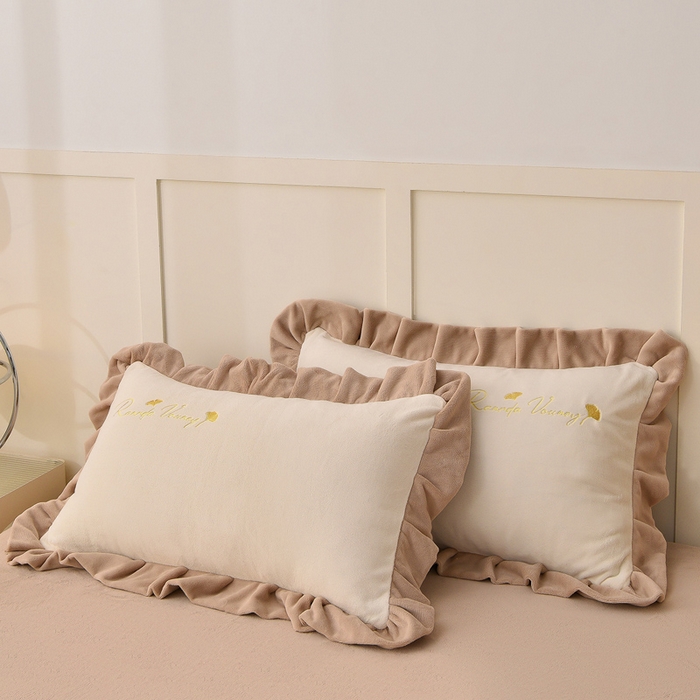 91家纺网 家纺一手货源 找家纺 湘雪家居  2025新款高克重纯色刺绣牛奶绒床单款系列四件套-提供买家秀 星语款-奶白色