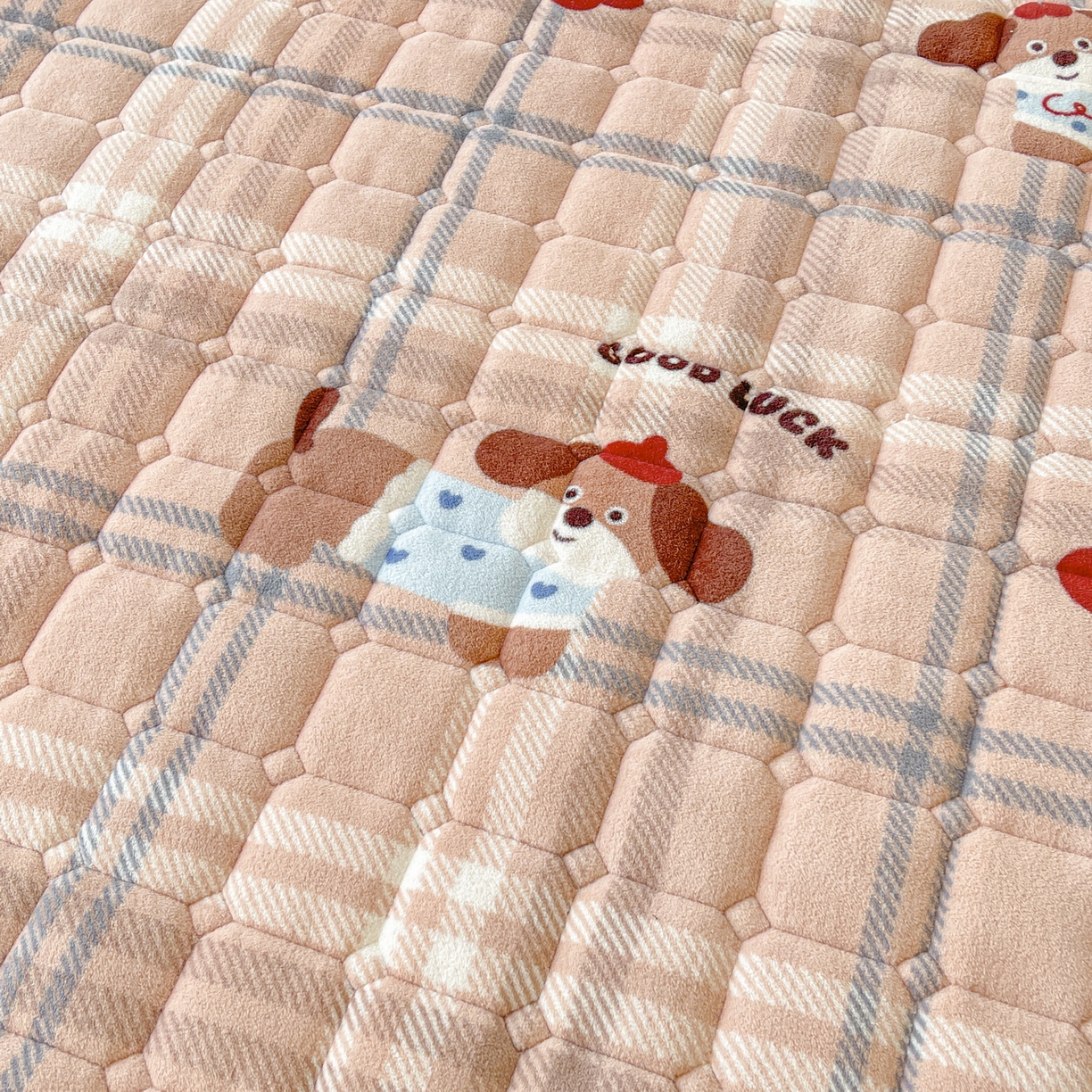 91家纺网 家纺一手货源 找家纺 LIFE.丽芙 2025秋冬新款A类牛奶绒加厚保暖夹棉枕套-包边款 皮皮狗