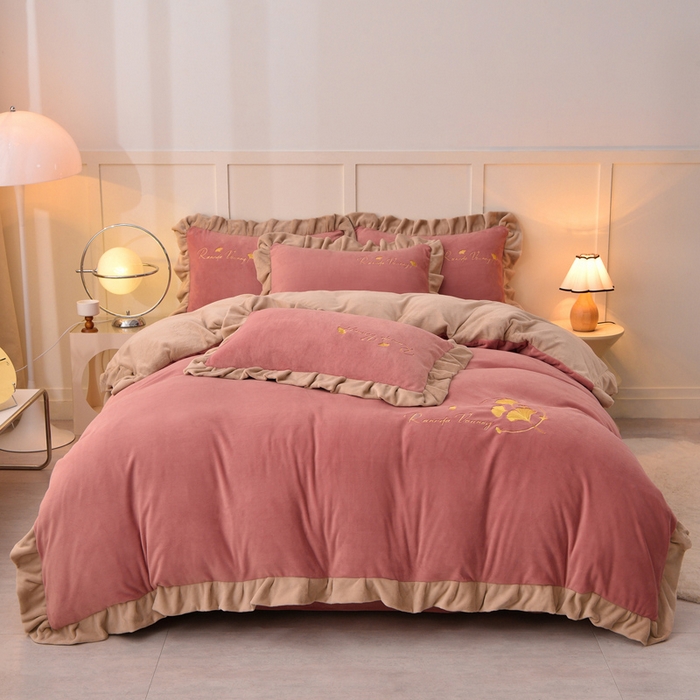 91家纺网 家纺一手货源 找家纺 湘雪家居  2025新款高克重纯色刺绣牛奶绒床单款系列四件套-提供买家秀 星语款-浅豆沙