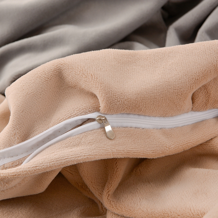 91家纺网 家纺一手货源 找家纺 湘雪家居  2025新款高克重纯色刺绣牛奶绒床单款系列四件套-提供买家秀 星语款-浅灰色