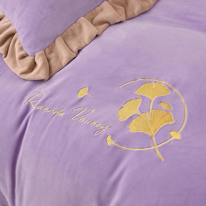 91家纺网 家纺一手货源 找家纺 湘雪家居  2025新款高克重纯色刺绣牛奶绒床单款系列四件套-提供买家秀 星语款-熏韵紫