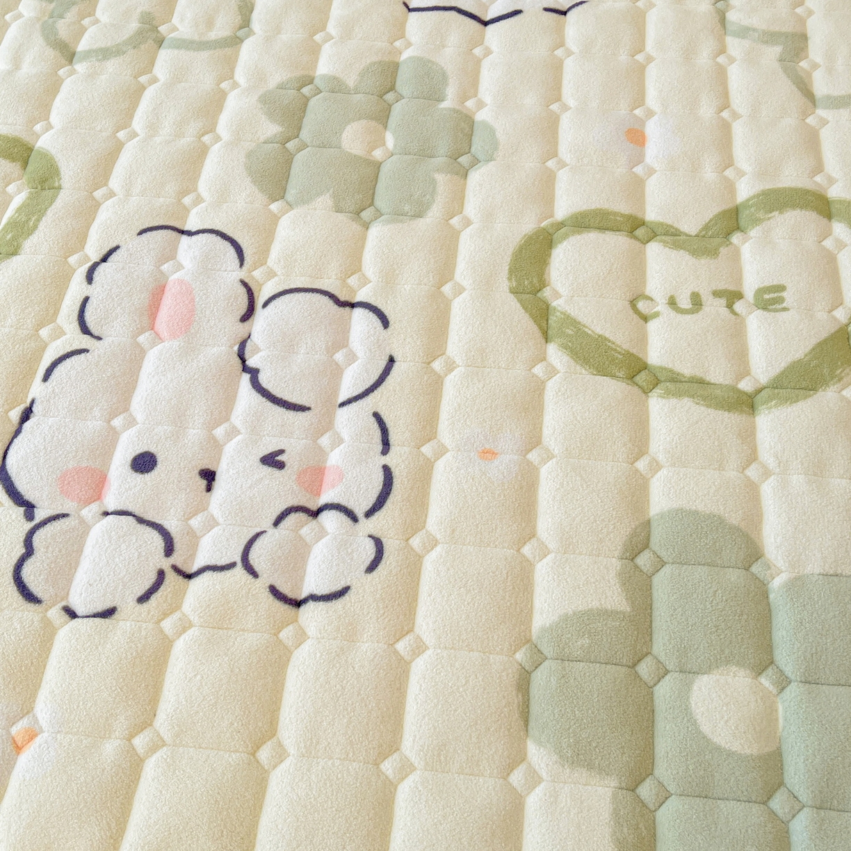 91家纺网 家纺一手货源 找家纺 LIFE.丽芙 2025秋冬新款A类牛奶绒加厚保暖夹棉枕套-包边款 爱心小宠-绿