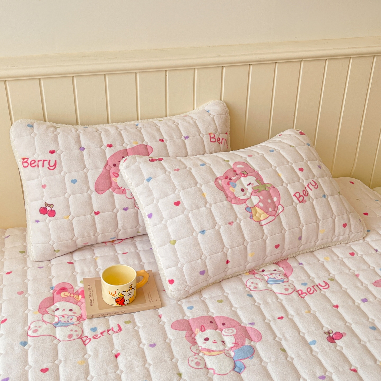 91家纺网 家纺一手货源 找家纺 LIFE.丽芙 2025秋冬新款A类牛奶绒加厚保暖夹棉枕套-包边款 乖乖喵