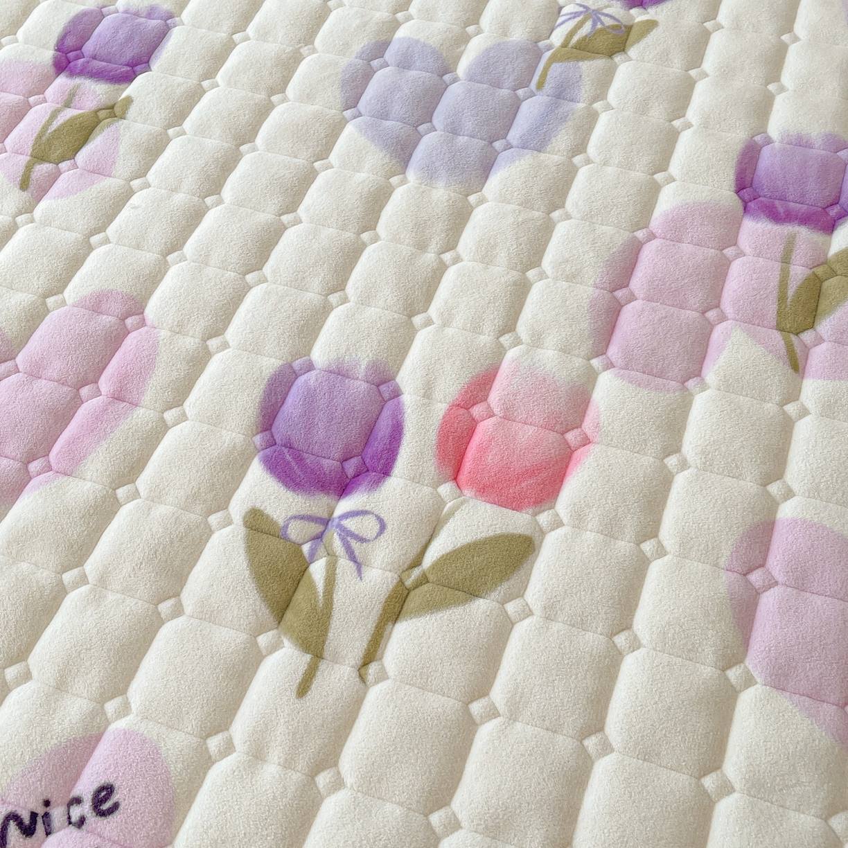 91家纺网 家纺一手货源 找家纺 LIFE.丽芙 2025秋冬新款A类牛奶绒加厚保暖夹棉枕套-包边款 花语