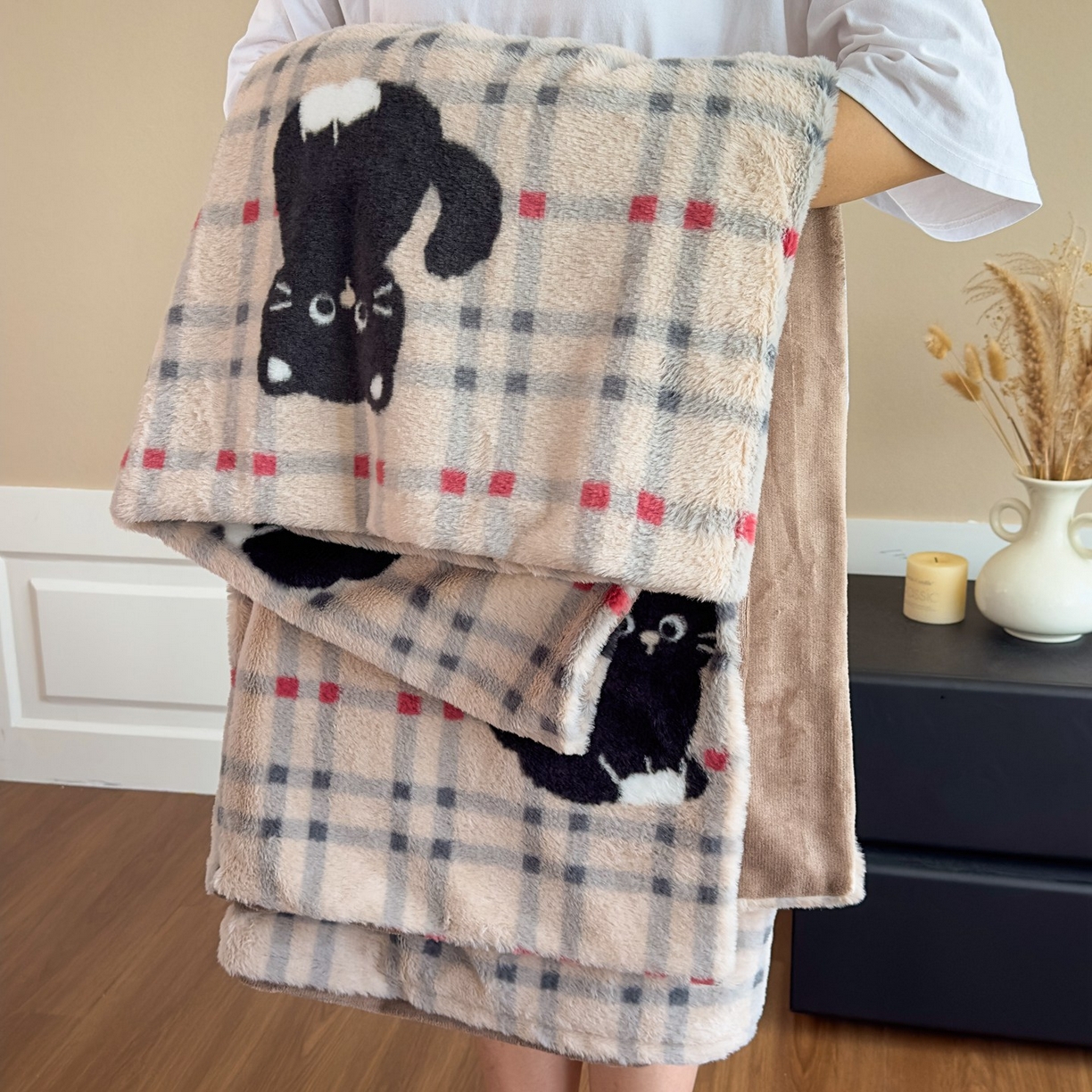 91家纺网 家纺一手货源 找家纺 璐维斯 2025 A类舒适兔毛绒印花四件套卡通花卉牛奶绒秋冬保暖床上用品单被套三件套 甜酷猫-咖