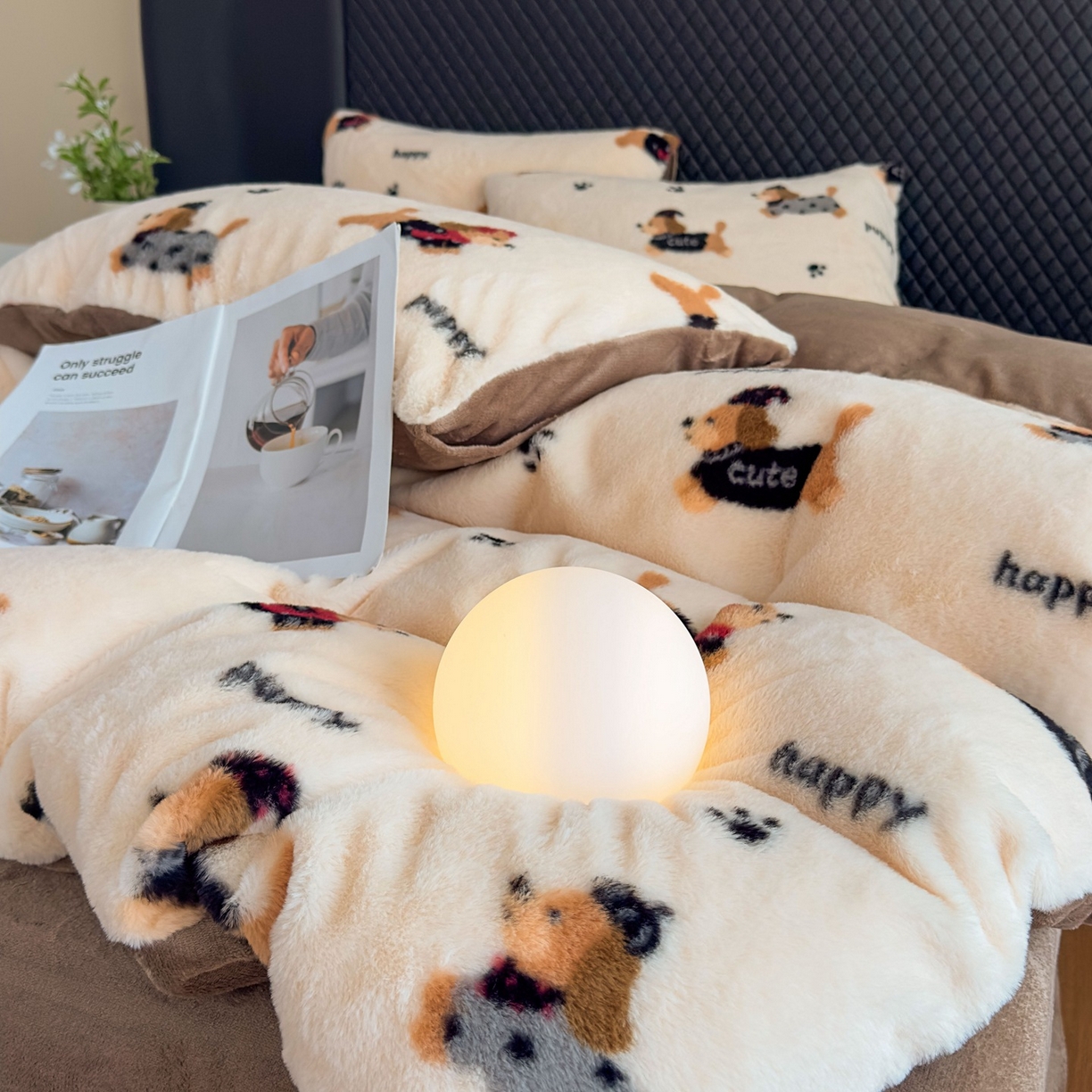 91家纺网 家纺一手货源 找家纺 璐维斯 2025 A类舒适兔毛绒印花四件套卡通花卉牛奶绒秋冬保暖床上用品单被套三件套 腊肠狗