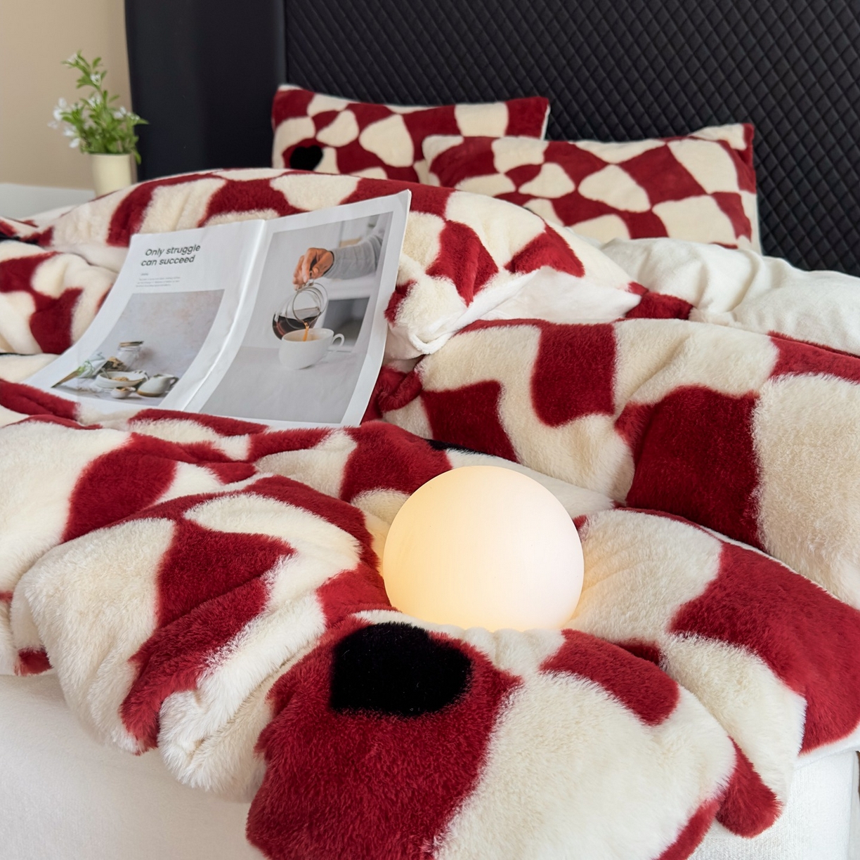 91家纺网 家纺一手货源 找家纺 璐维斯 2025 A类舒适兔毛绒印花四件套卡通花卉牛奶绒秋冬保暖床上用品单被套三件套 红色棋盘格