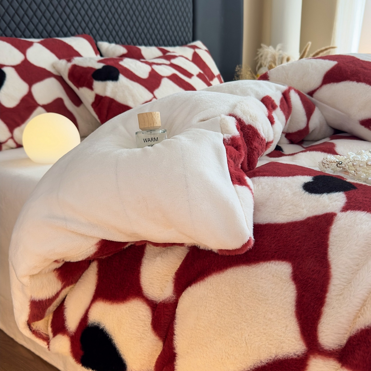 91家纺网 家纺一手货源 找家纺 璐维斯 2025 A类舒适兔毛绒印花四件套卡通花卉牛奶绒秋冬保暖床上用品单被套三件套 红色棋盘格