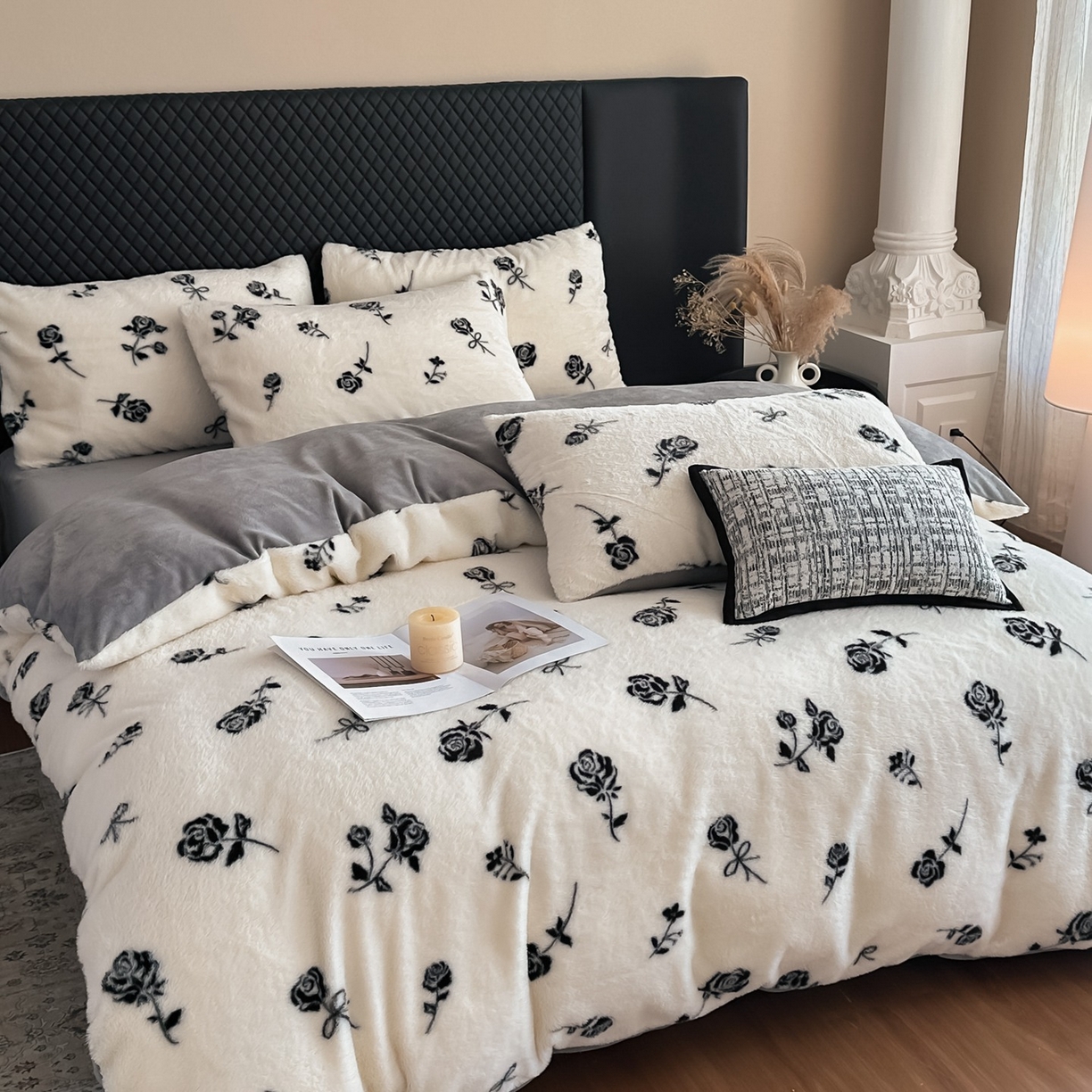 91家纺网 家纺一手货源 找家纺 璐维斯 2025 A类舒适兔毛绒印花四件套卡通花卉牛奶绒秋冬保暖床上用品单被套三件套 玫瑰白