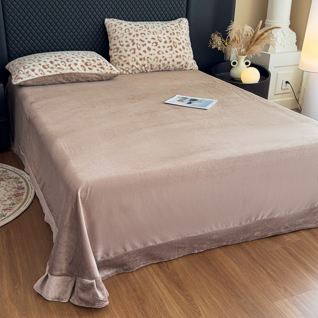 91家纺网 家纺一手货源 找家纺 璐维斯 2025 A类舒适兔毛绒印花四件套卡通花卉牛奶绒秋冬保暖床上用品单被套三件套 时尚豹纹