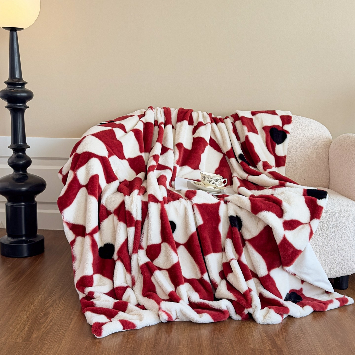 91家纺网 家纺一手货源 找家纺 璐维斯 2025 A类舒适兔毛绒印花四件套卡通花卉牛奶绒秋冬保暖床上用品单被套三件套 红色棋盘格