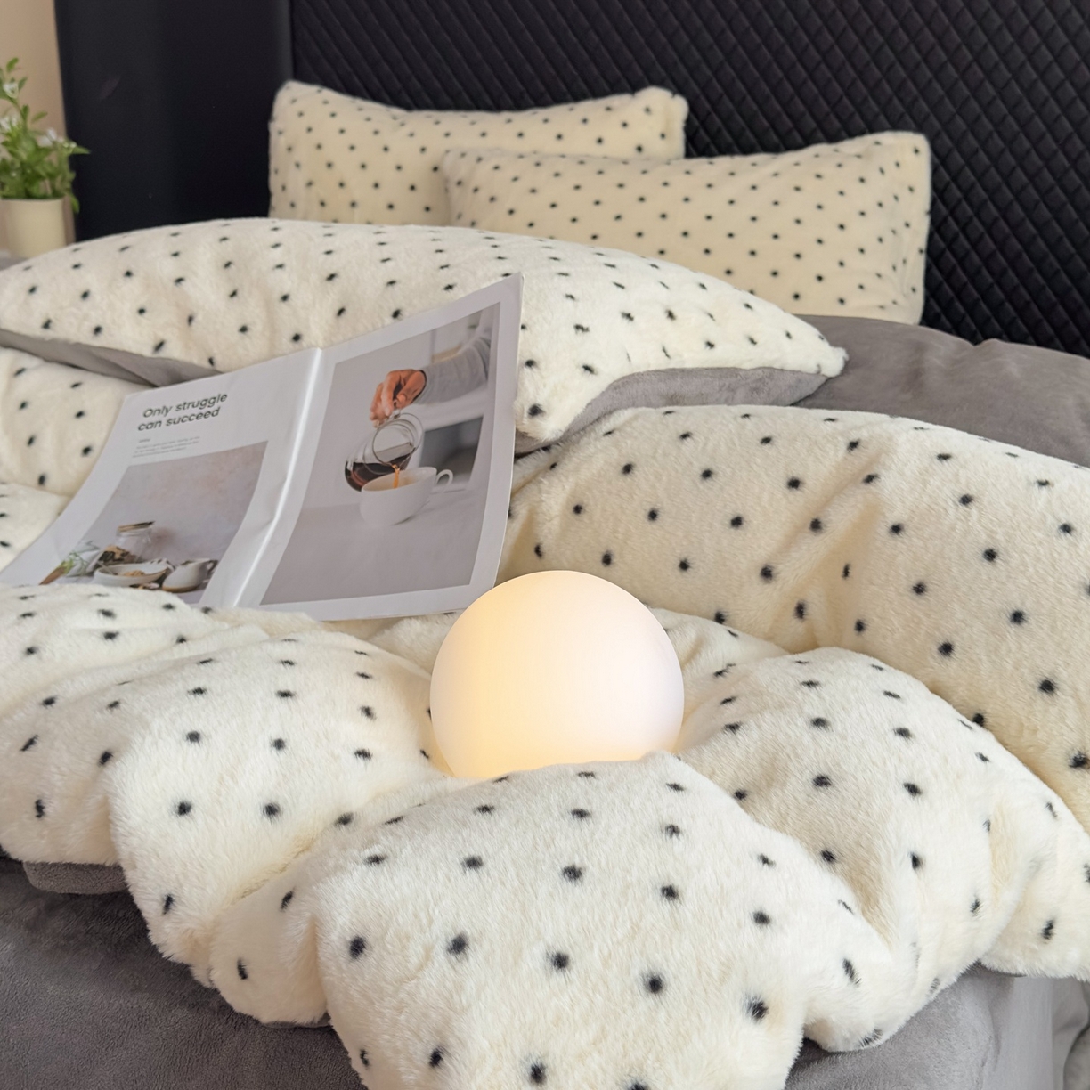 91家纺网 家纺一手货源 找家纺 璐维斯 2025 A类舒适兔毛绒印花四件套卡通花卉牛奶绒秋冬保暖床上用品单被套三件套 浪漫波点-白