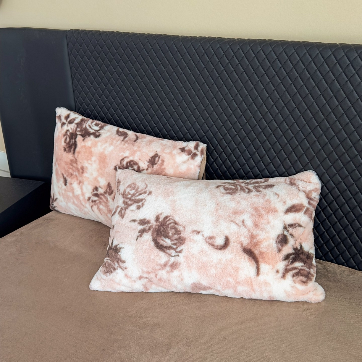 91家纺网 家纺一手货源 找家纺 璐维斯 2025 A类舒适兔毛绒印花四件套卡通花卉牛奶绒秋冬保暖床上用品单被套三件套 繁花-豆沙