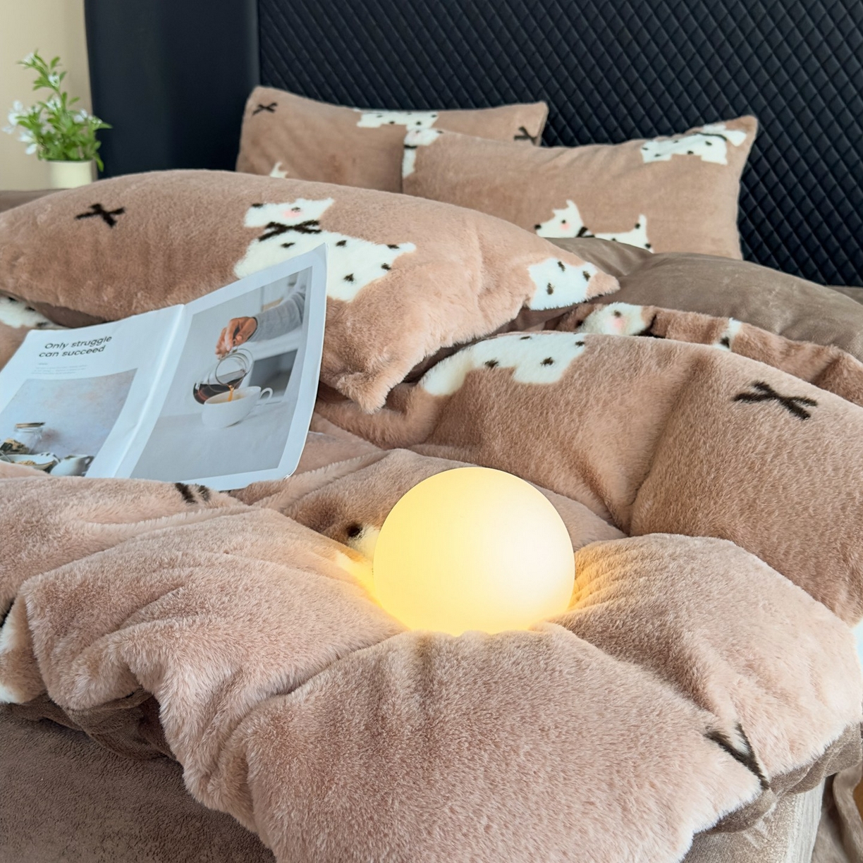 91家纺网 家纺一手货源 找家纺 璐维斯 2025 A类舒适兔毛绒印花四件套卡通花卉牛奶绒秋冬保暖床上用品单被套三件套 可爱狗