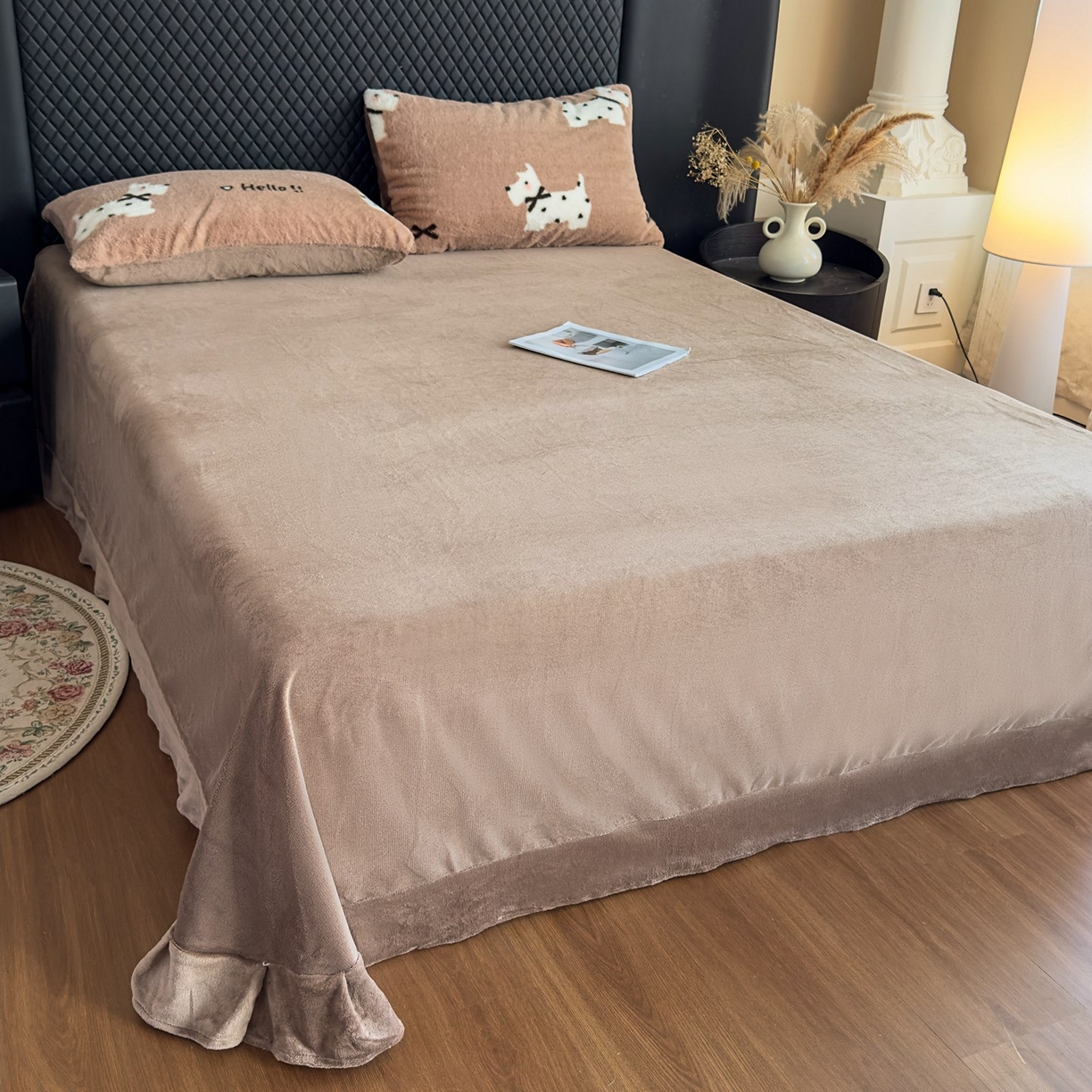 91家纺网 家纺一手货源 找家纺 璐维斯 2025 A类舒适兔毛绒印花四件套卡通花卉牛奶绒秋冬保暖床上用品单被套三件套 可爱狗