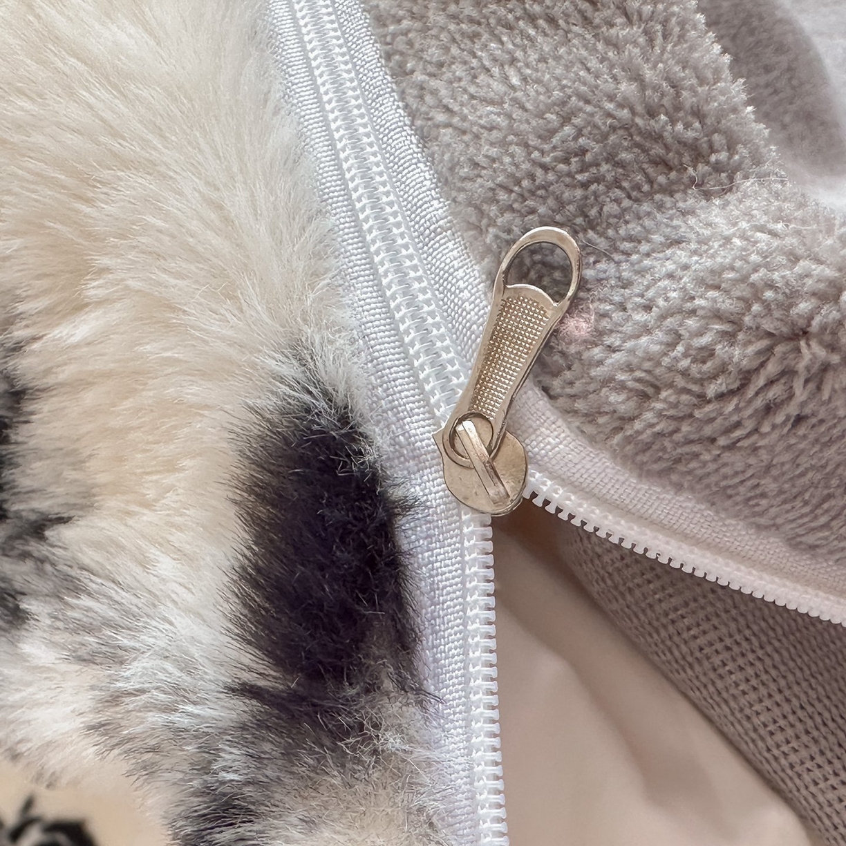 91家纺网 家纺一手货源 找家纺 璐维斯 2025 A类舒适兔毛绒印花四件套卡通花卉牛奶绒秋冬保暖床上用品单被套三件套 玫瑰白