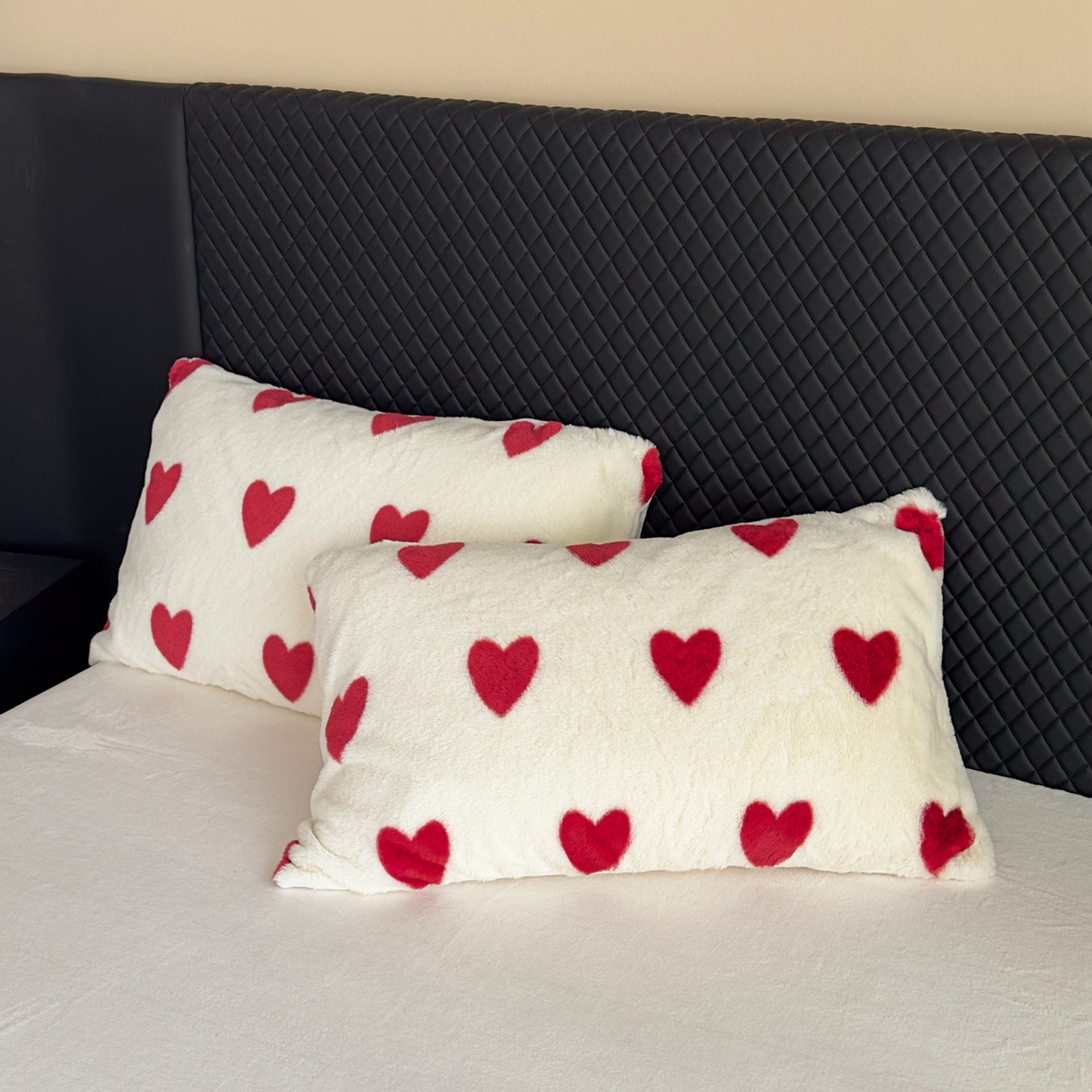 91家纺网 家纺一手货源 找家纺 璐维斯 2025 A类舒适兔毛绒印花四件套卡通花卉牛奶绒秋冬保暖床上用品单被套三件套 浪漫爱心