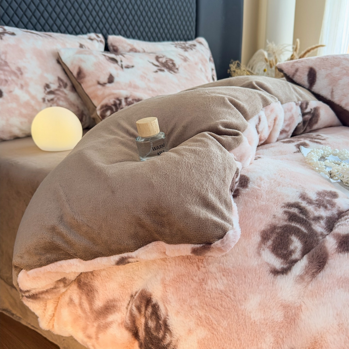 91家纺网 家纺一手货源 找家纺 璐维斯 2025 A类舒适兔毛绒印花四件套卡通花卉牛奶绒秋冬保暖床上用品单被套三件套 繁花-豆沙