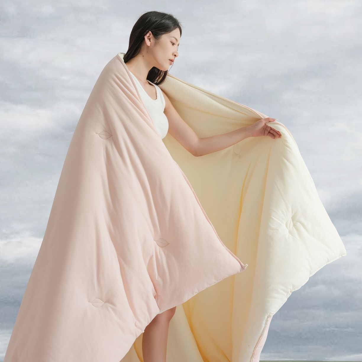 91家纺网 家纺一手货源 找家纺 桂雅居 2025新款可水洗全棉针织棉东方茶净奶糖云朵被被子被芯 云朵粉