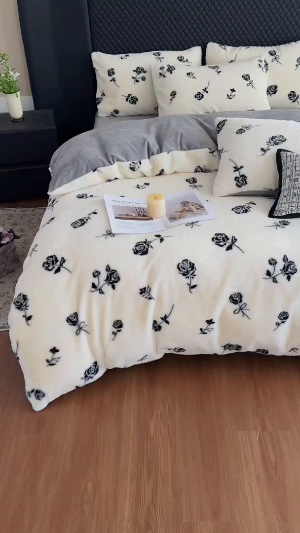 91家纺网 家纺一手货源 找家纺 璐维斯 2025 A类舒适兔毛绒印花四件套卡通花卉牛奶绒秋冬保暖床上用品单被套三件套 玫瑰白