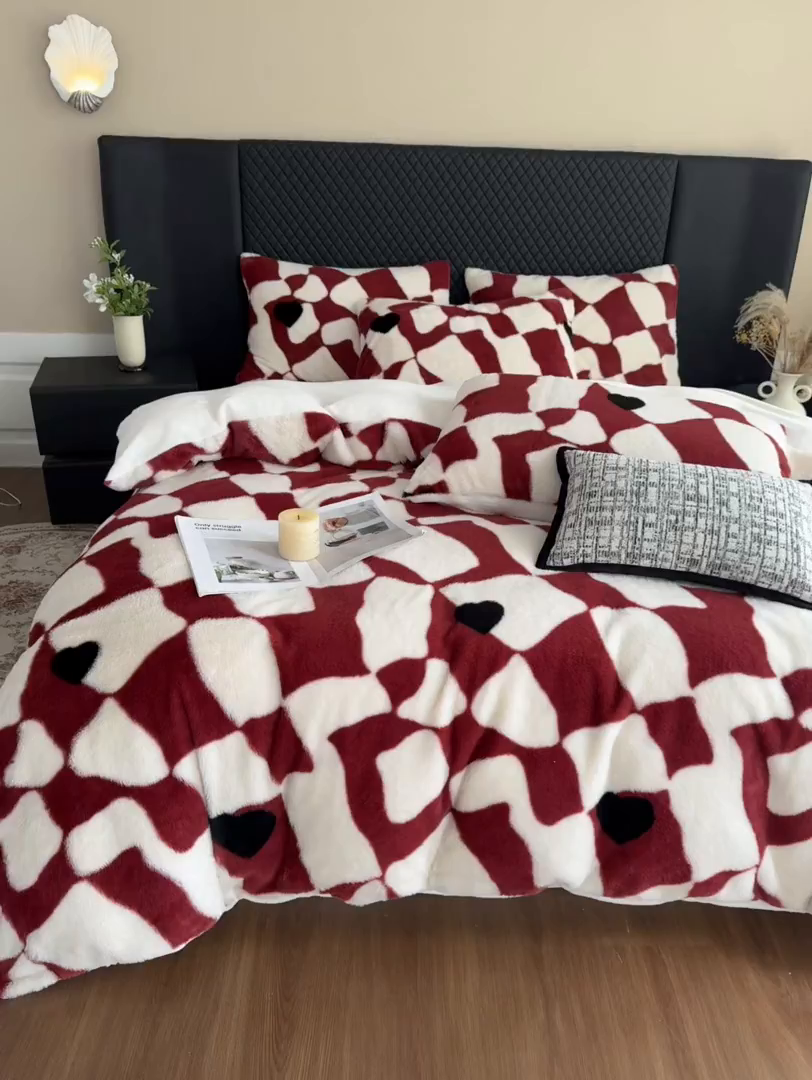 91家纺网 家纺一手货源 找家纺 璐维斯 2025 A类舒适兔毛绒印花四件套卡通花卉牛奶绒秋冬保暖床上用品单被套三件套 红色棋盘格