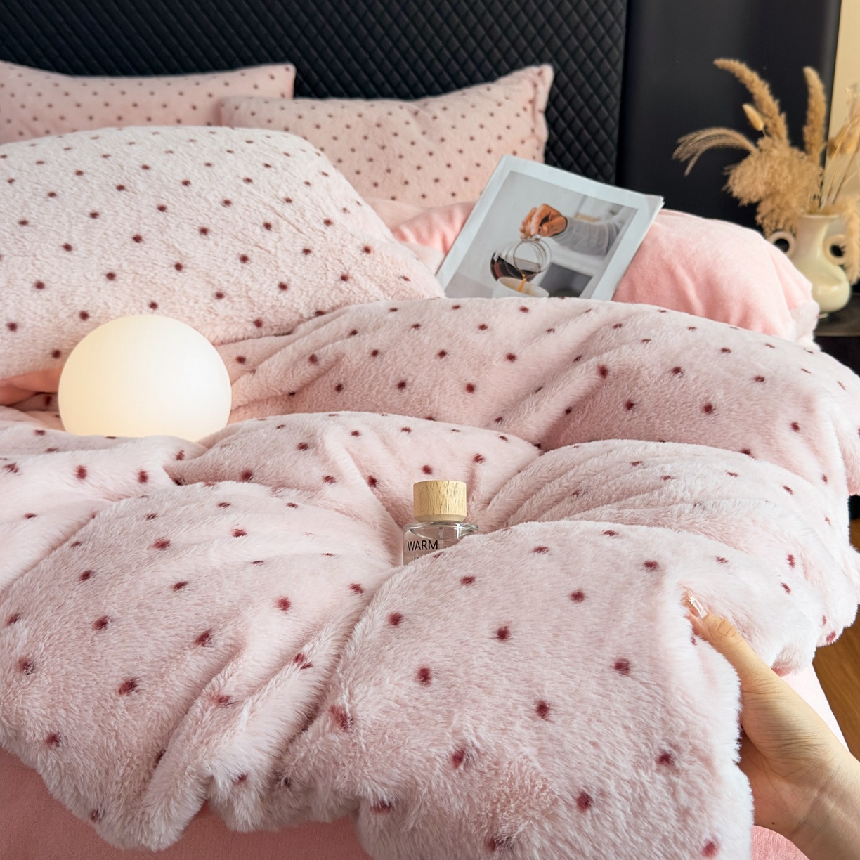 91家纺网 家纺一手货源 找家纺 璐维斯 2025 A类舒适兔毛绒印花四件套卡通花卉牛奶绒秋冬保暖床上用品单被套三件套 浪漫波点-粉