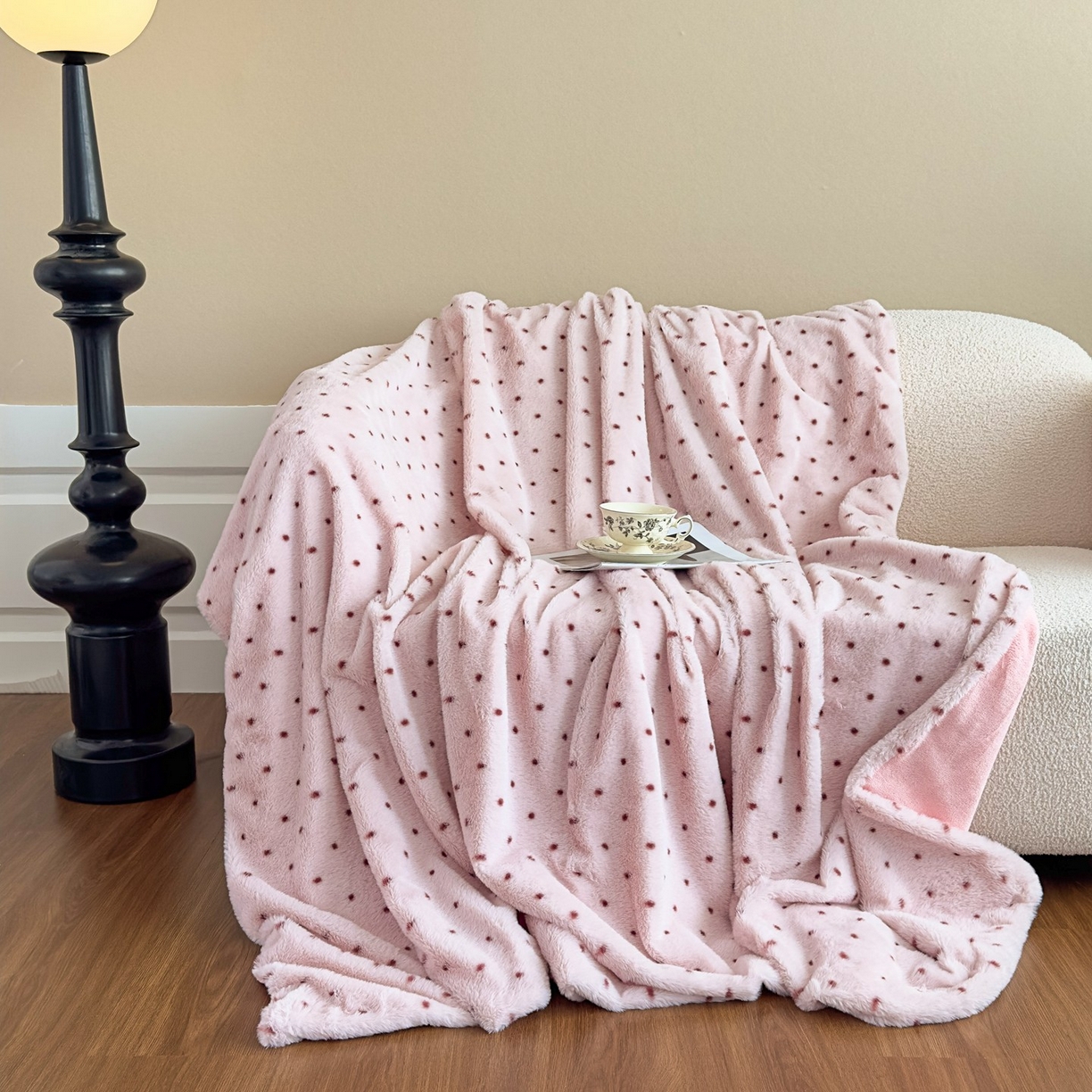 91家纺网 家纺一手货源 找家纺 璐维斯 2025 A类舒适兔毛绒印花四件套卡通花卉牛奶绒秋冬保暖床上用品单被套三件套 浪漫波点-粉