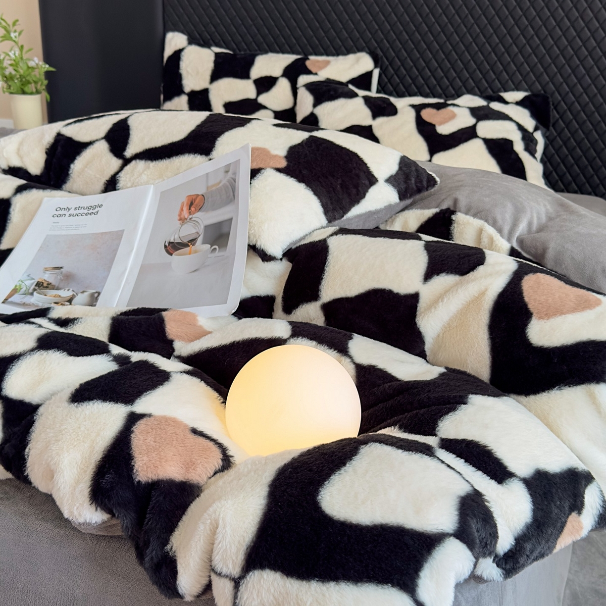 91家纺网 家纺一手货源 找家纺 璐维斯 2025 A类舒适兔毛绒印花四件套卡通花卉牛奶绒秋冬保暖床上用品单被套三件套 黑白棋盘格