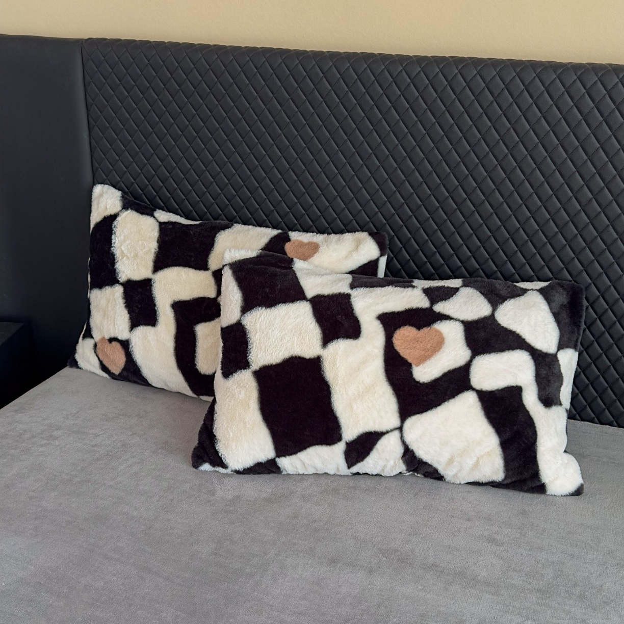 91家纺网 家纺一手货源 找家纺 璐维斯 2025 A类舒适兔毛绒印花四件套卡通花卉牛奶绒秋冬保暖床上用品单被套三件套 黑白棋盘格