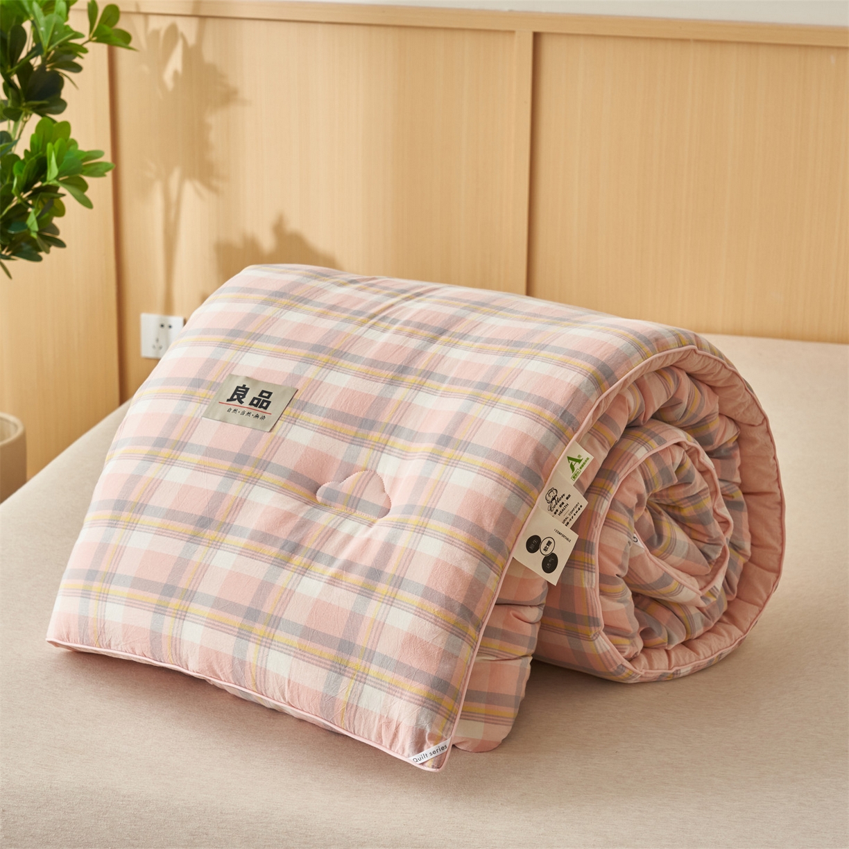 91家纺网 家纺一手货源 找家纺 趣色家纺 2025新款色织格子里外全棉纯棉棉花冬被被子被芯 简兮粉