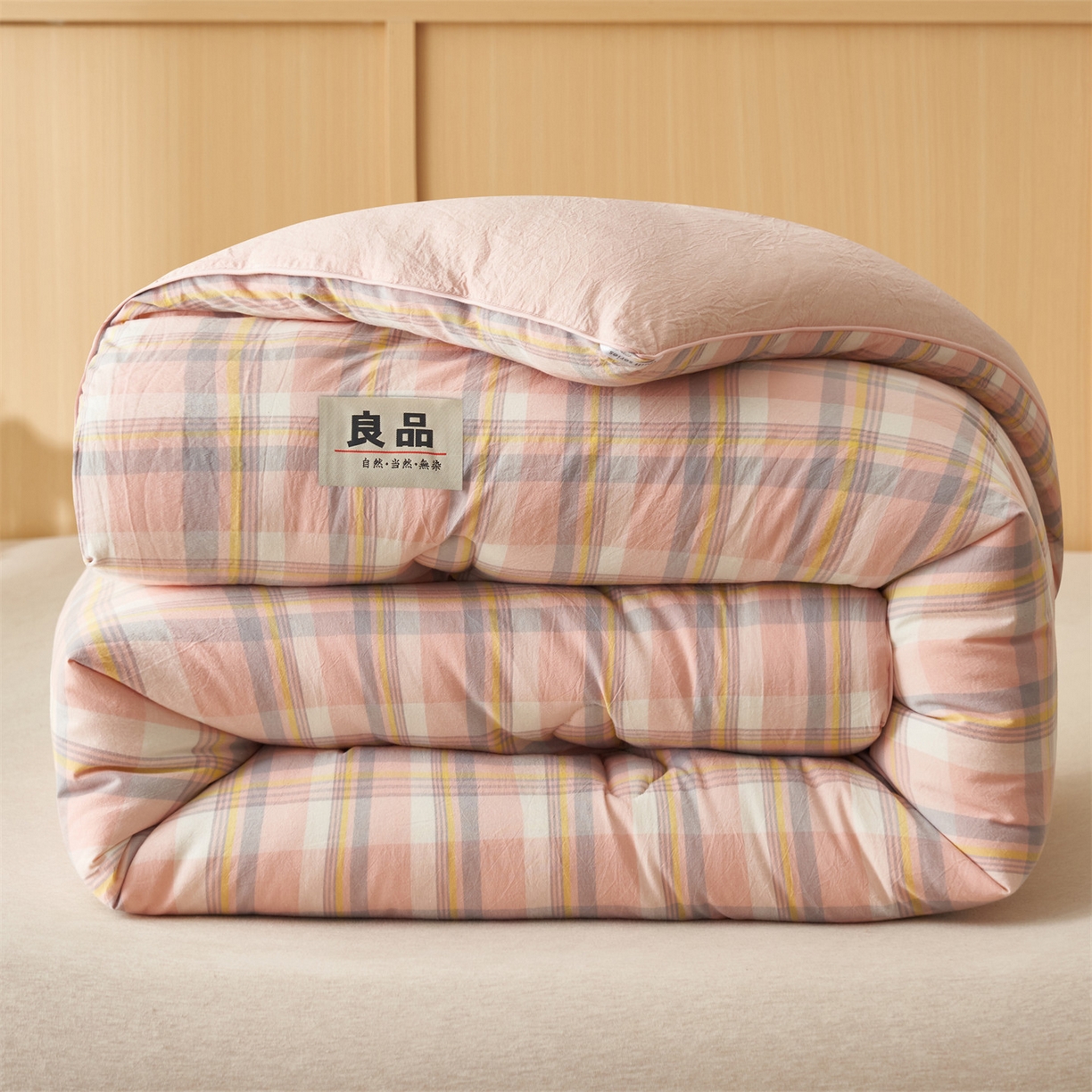 91家纺网 家纺一手货源 找家纺 趣色家纺 2025新款色织格子里外全棉纯棉棉花冬被被子被芯 简兮粉