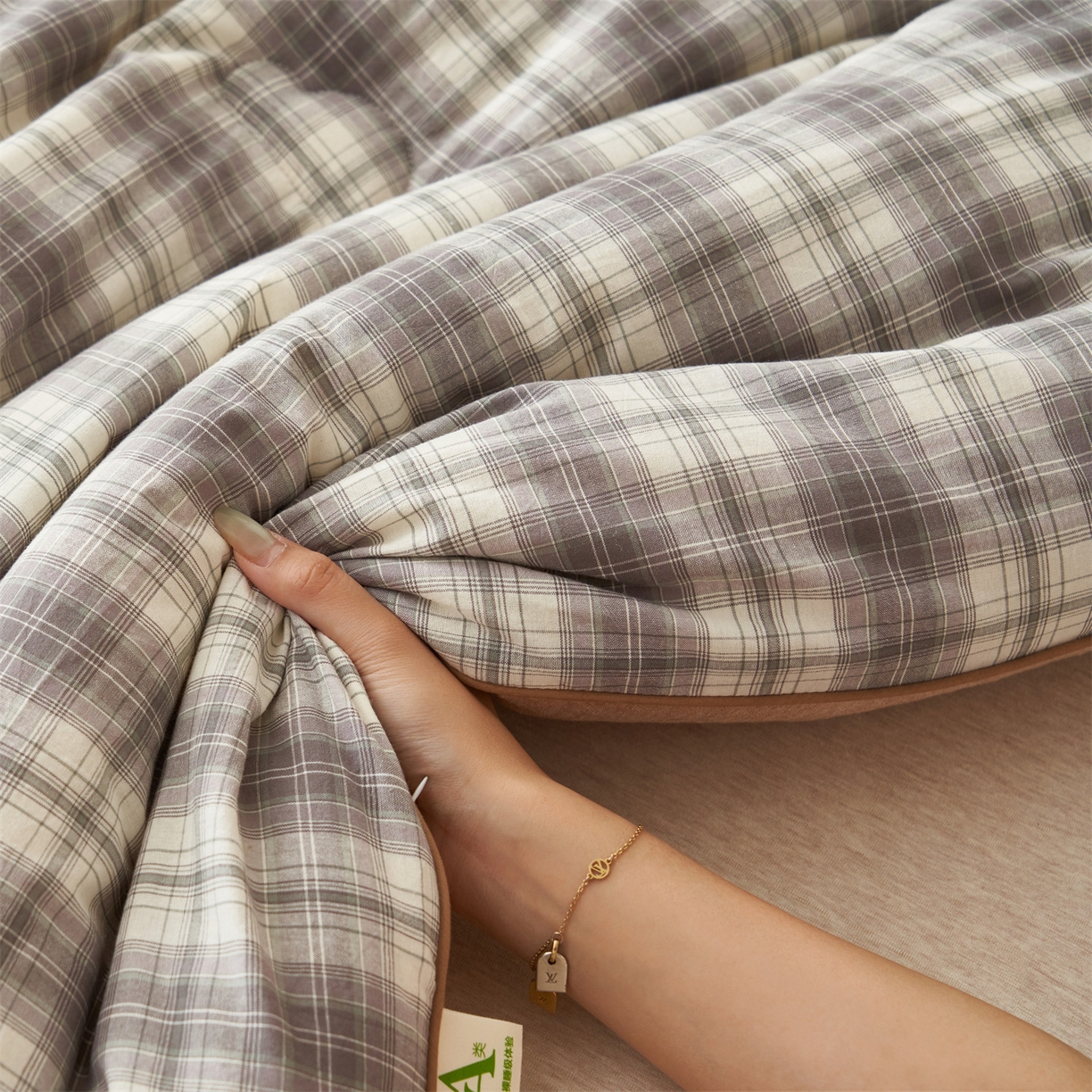 91家纺网 家纺一手货源 找家纺 趣色家纺 2025新款色织格子里外全棉纯棉棉花冬被被子被芯 绅士灰