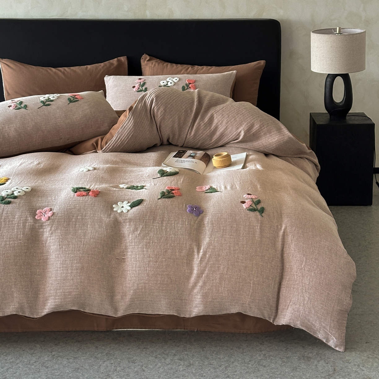 91家纺网 家纺一手货源 找家纺 （总）雅居纺家纺 2025新款棉麻+全棉磨毛毛巾绣四件套