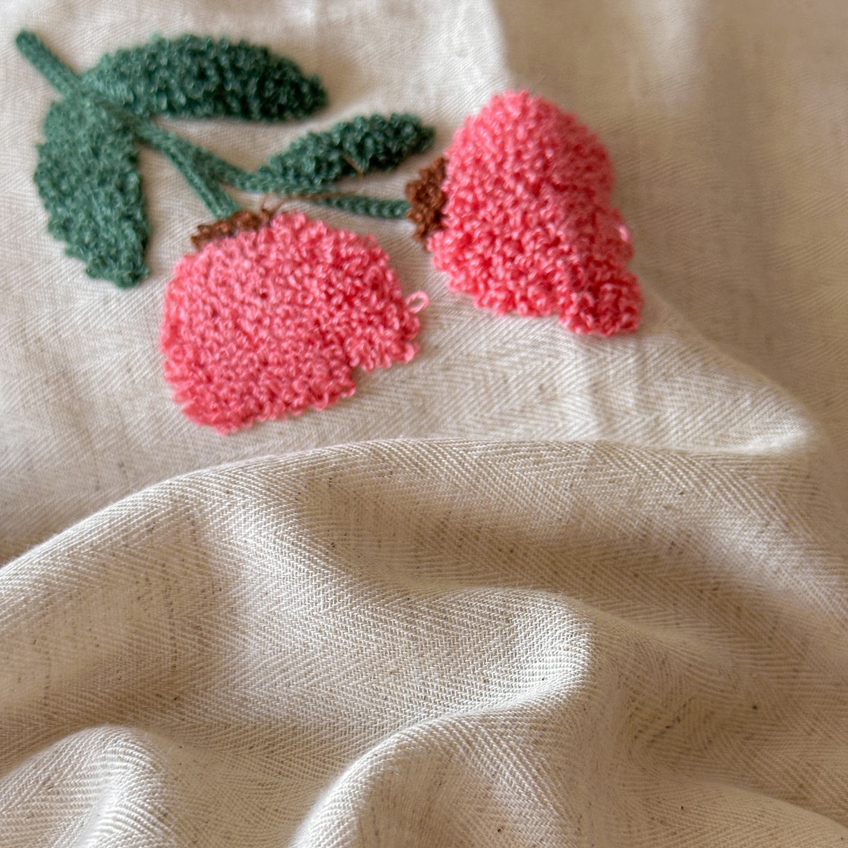 91家纺网 家纺一手货源 找家纺 （总）雅居纺家纺 2025新款棉麻+全棉磨毛毛巾绣四件套