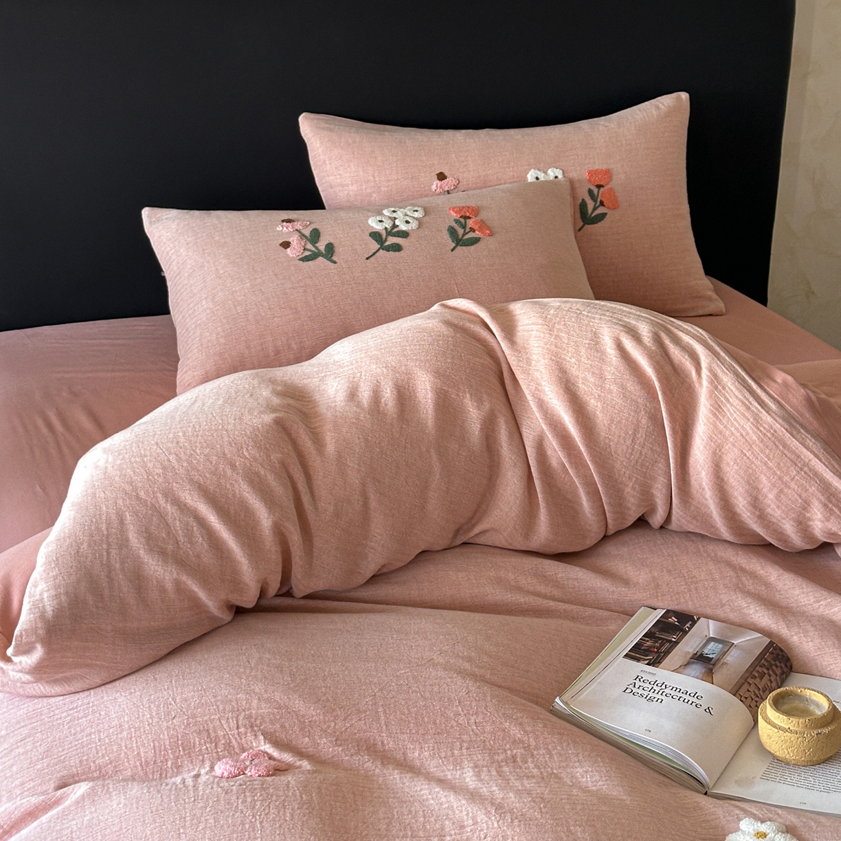 91家纺网 家纺一手货源 找家纺 雅居纺家纺 2025新款棉麻+全棉磨毛毛巾绣四件套 花锦-豆沙