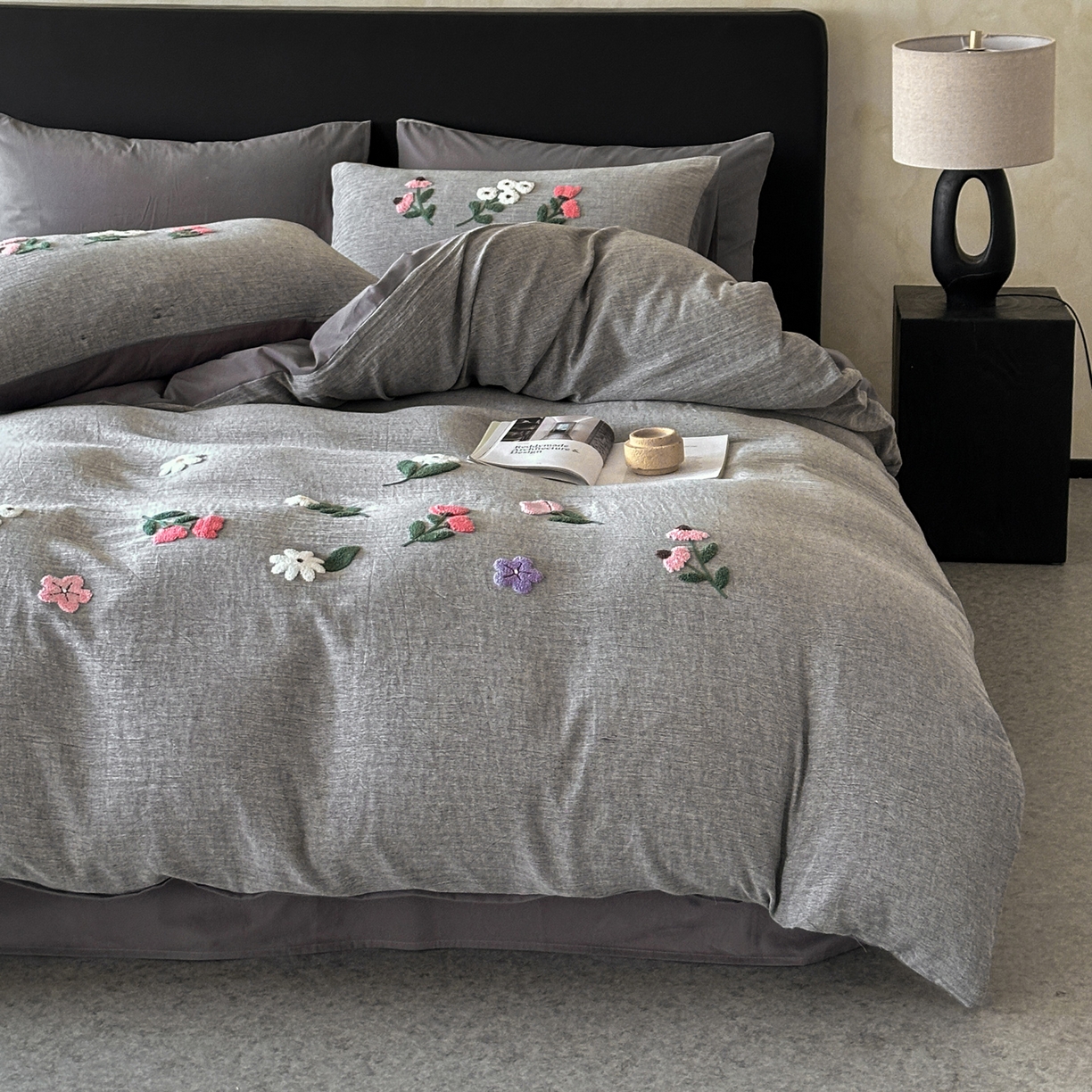 雅居纺家纺 2025新款棉麻+全棉磨毛毛巾绣四件套 花锦-灰