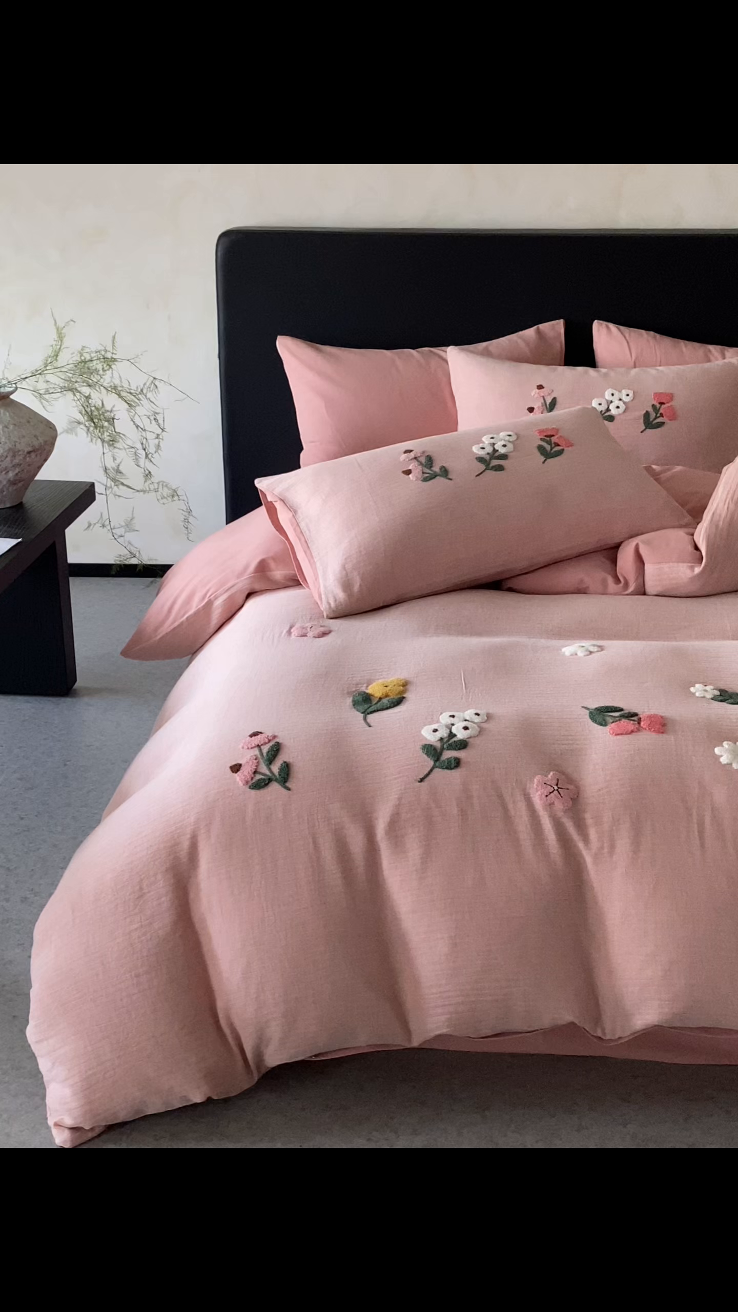 91家纺网 家纺一手货源 找家纺 雅居纺家纺 2025新款棉麻+全棉磨毛毛巾绣四件套 花锦-豆沙