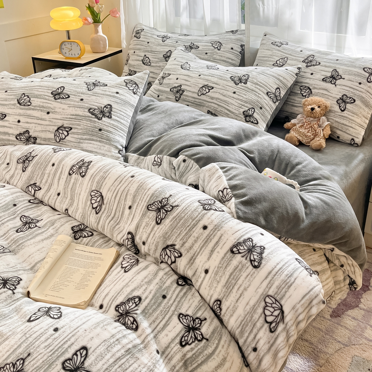 91家纺网 家纺一手货源 找家纺 （总）雅居纺家纺 2025新款雕花牛奶绒四件套-蝴蝶系列