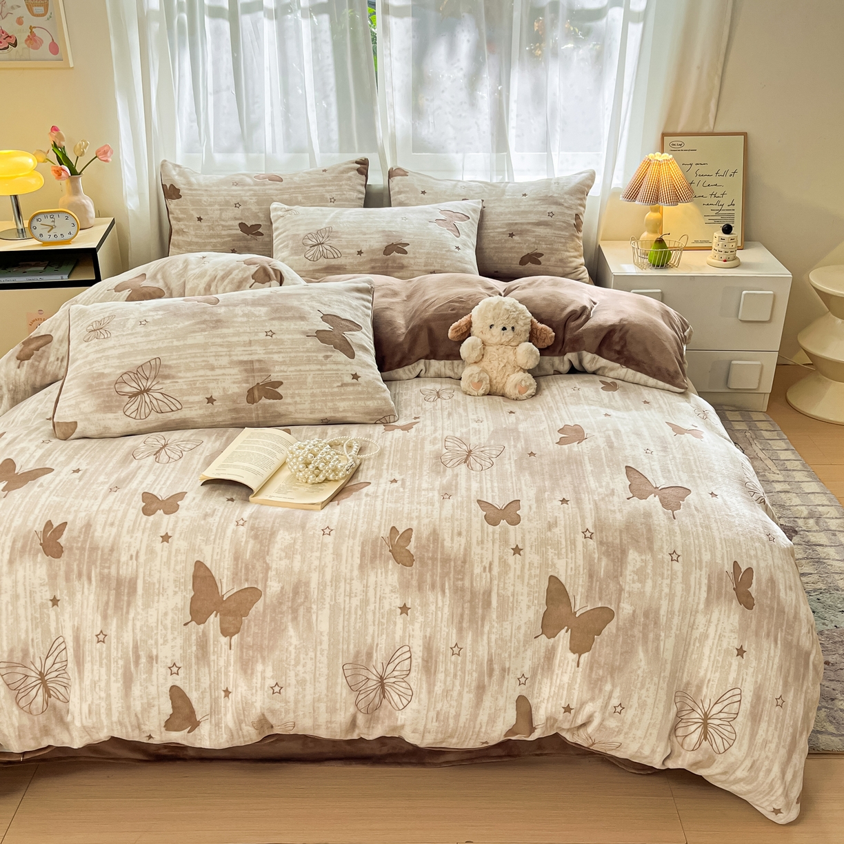 91家纺网 家纺一手货源 找家纺 雅居纺家纺 2025新款雕花牛奶绒四件套-蝴蝶系列 星蝶-咖