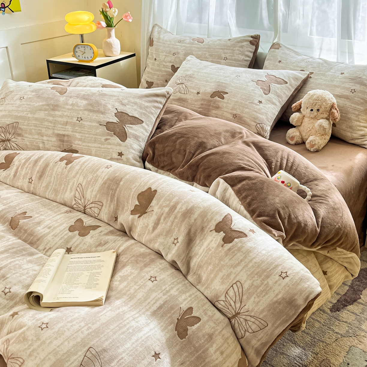 91家纺网 家纺一手货源 找家纺 雅居纺家纺 2025新款雕花牛奶绒四件套-蝴蝶系列 星蝶-咖