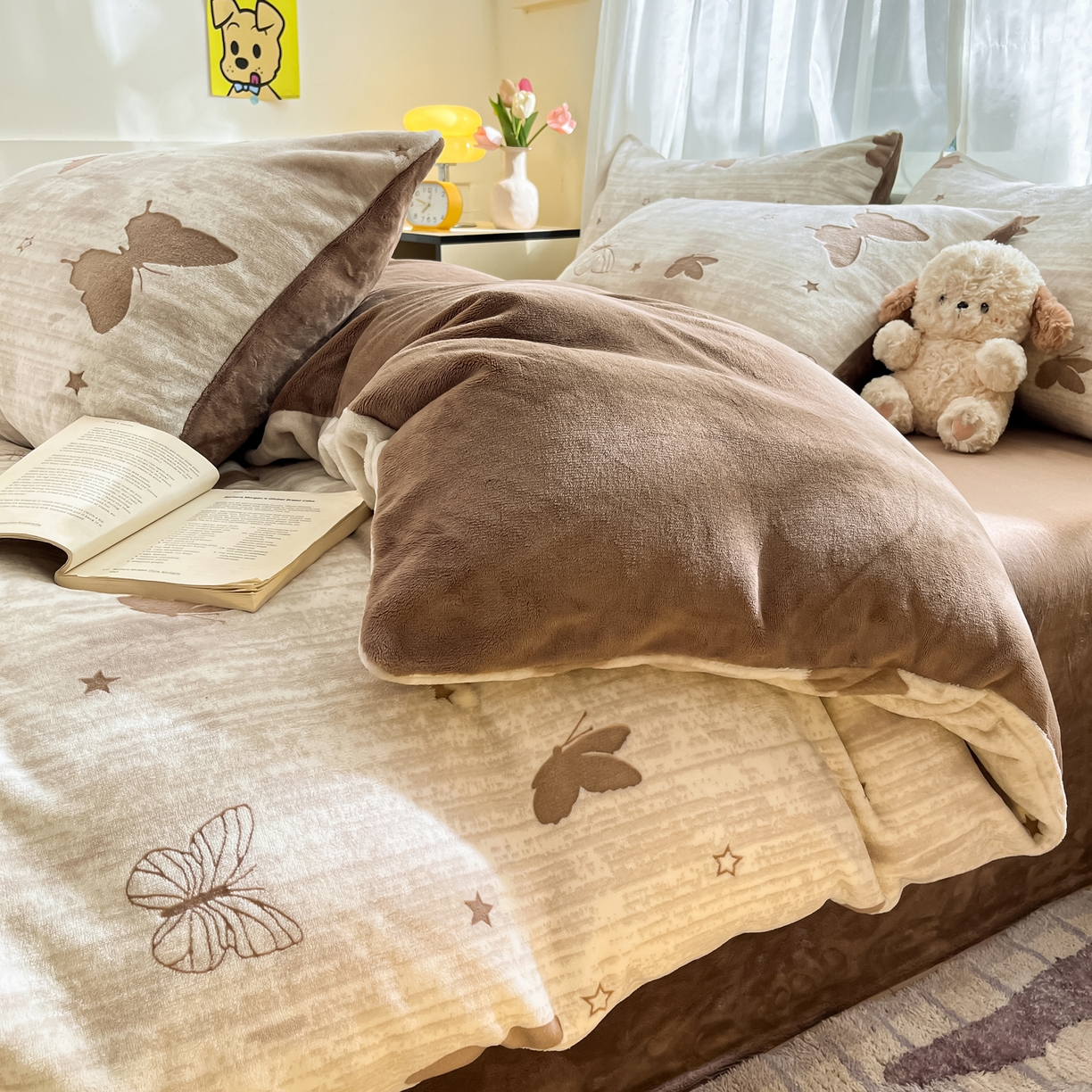 91家纺网 家纺一手货源 找家纺 雅居纺家纺 2025新款雕花牛奶绒四件套-蝴蝶系列 星蝶-咖