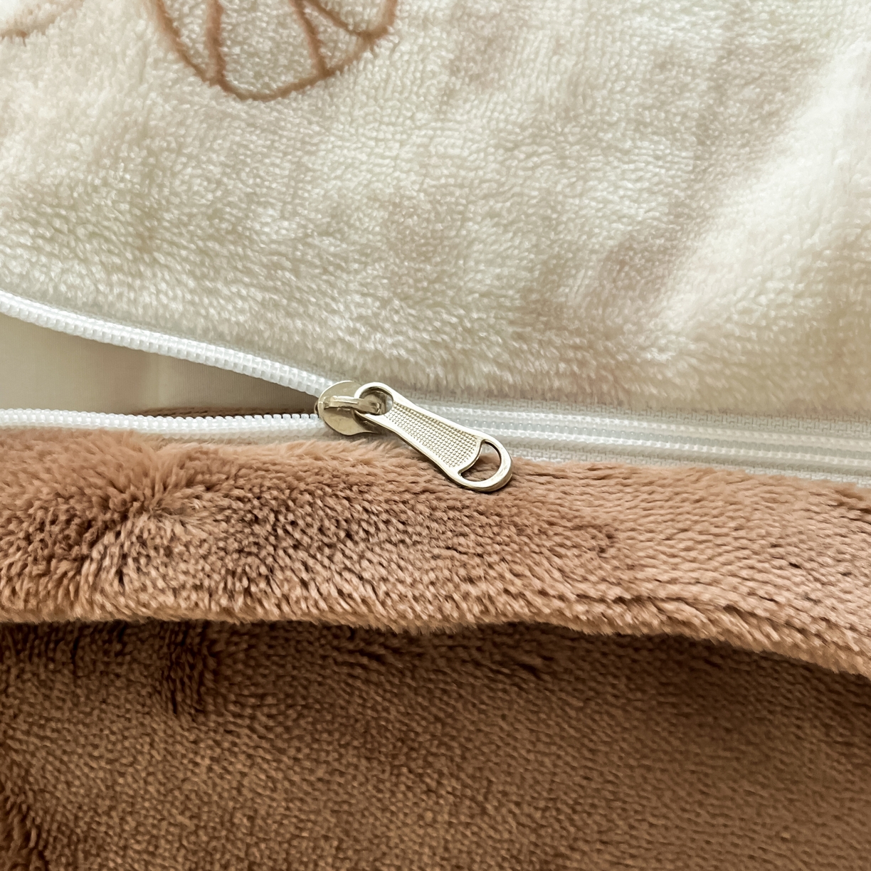 91家纺网 家纺一手货源 找家纺 雅居纺家纺 2025新款雕花牛奶绒四件套-蝴蝶系列 星蝶-咖