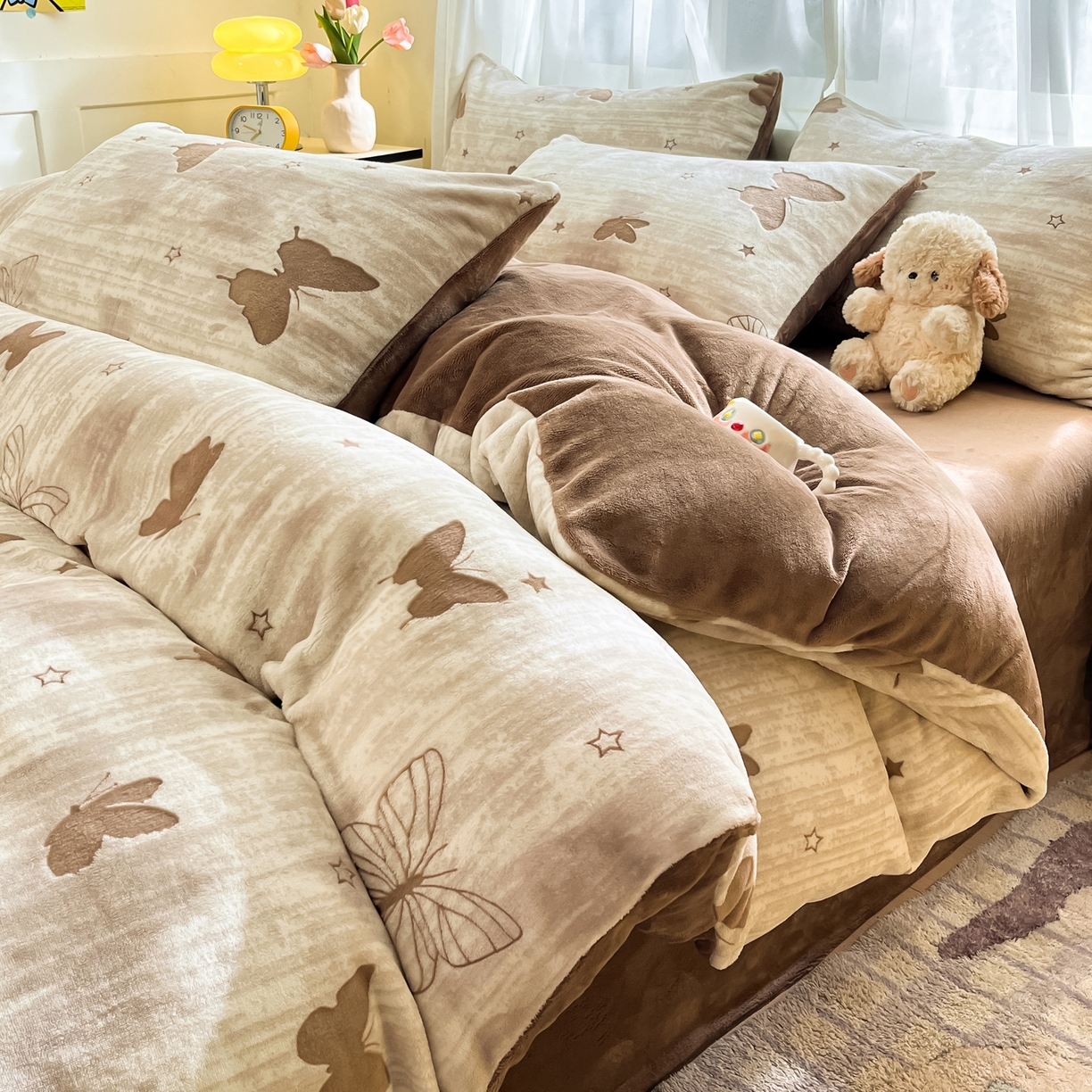 91家纺网 家纺一手货源 找家纺 雅居纺家纺 2025新款雕花牛奶绒四件套-蝴蝶系列 星蝶-咖