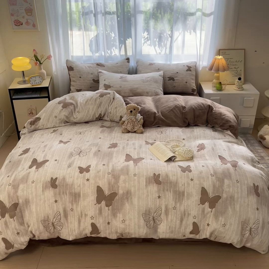 91家纺网 家纺一手货源 找家纺 雅居纺家纺 2025新款雕花牛奶绒四件套-蝴蝶系列 星蝶-咖
