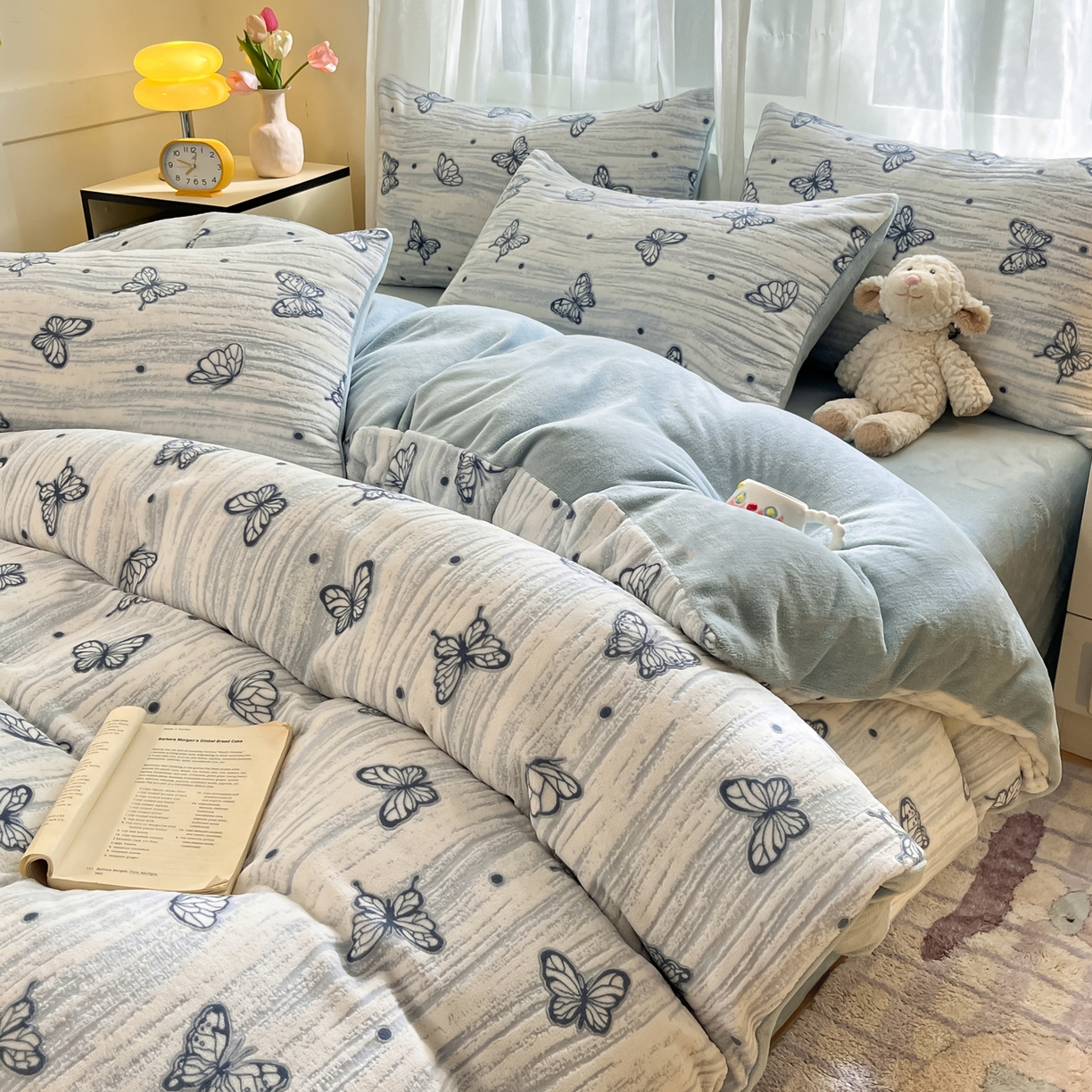 91家纺网 家纺一手货源 找家纺 雅居纺家纺 2025新款雕花牛奶绒四件套-蝴蝶系列 蝶恋-蓝
