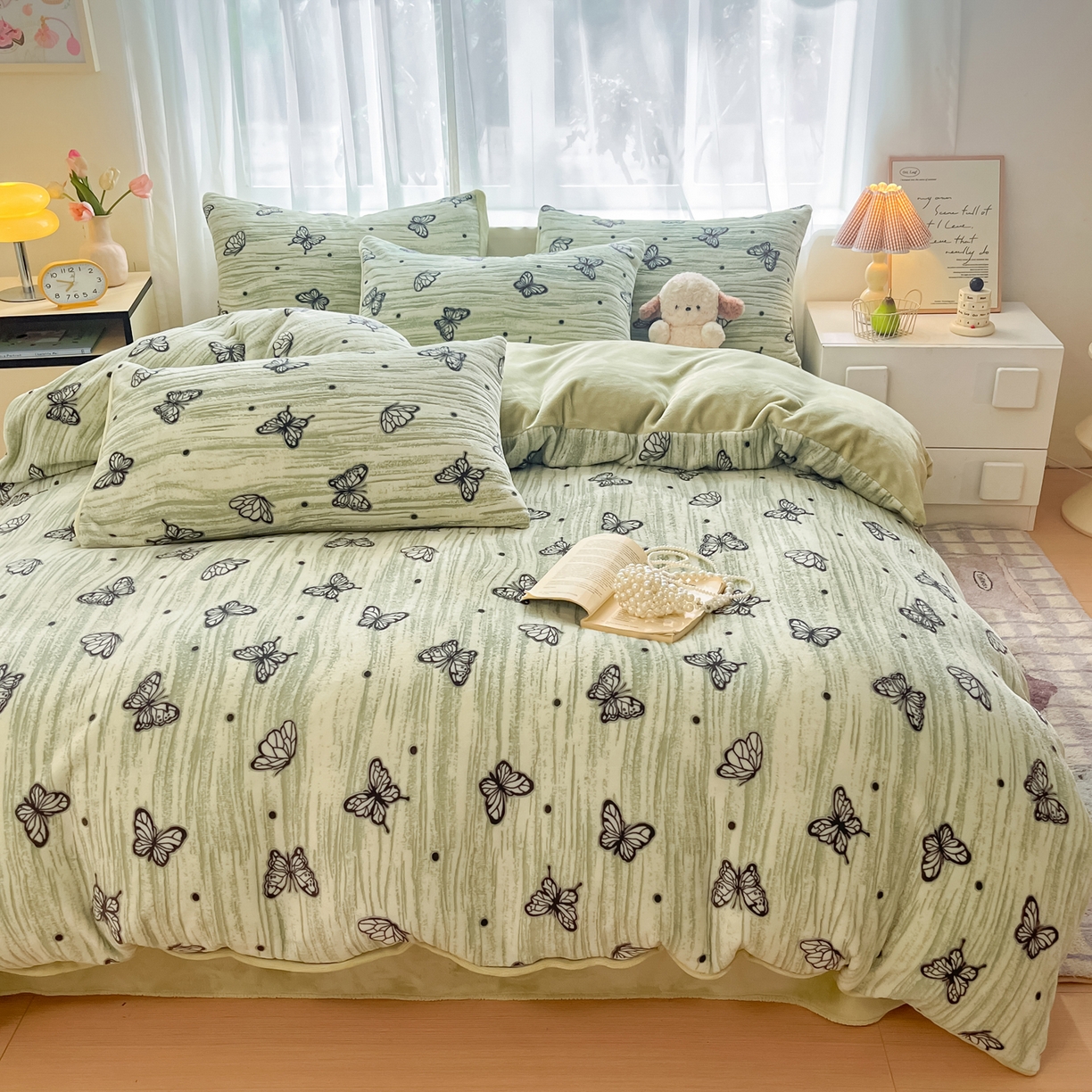 91家纺网 家纺一手货源 找家纺 雅居纺家纺 2025新款雕花牛奶绒四件套-蝴蝶系列 蝶恋-绿