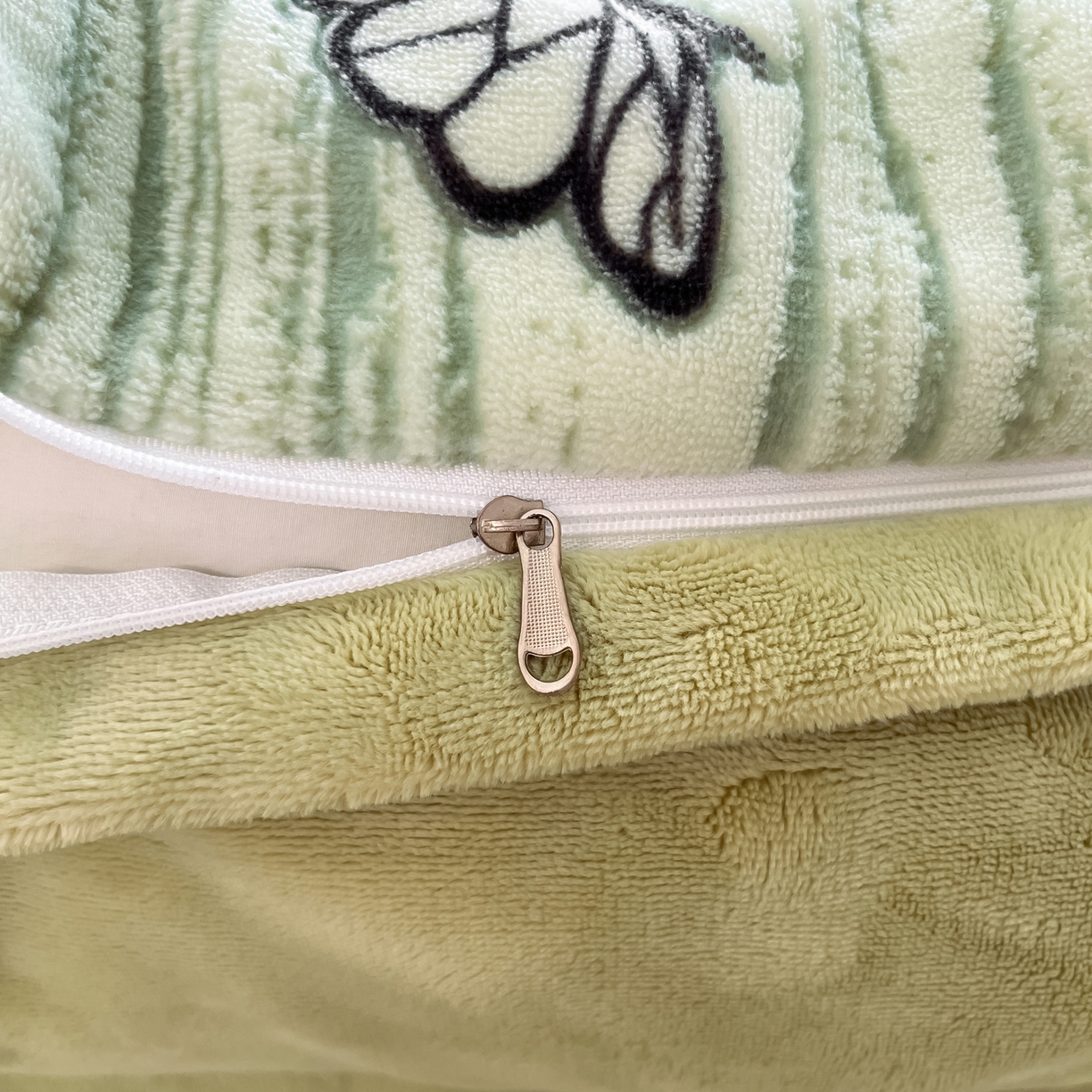 91家纺网 家纺一手货源 找家纺 雅居纺家纺 2025新款雕花牛奶绒四件套-蝴蝶系列 蝶恋-绿