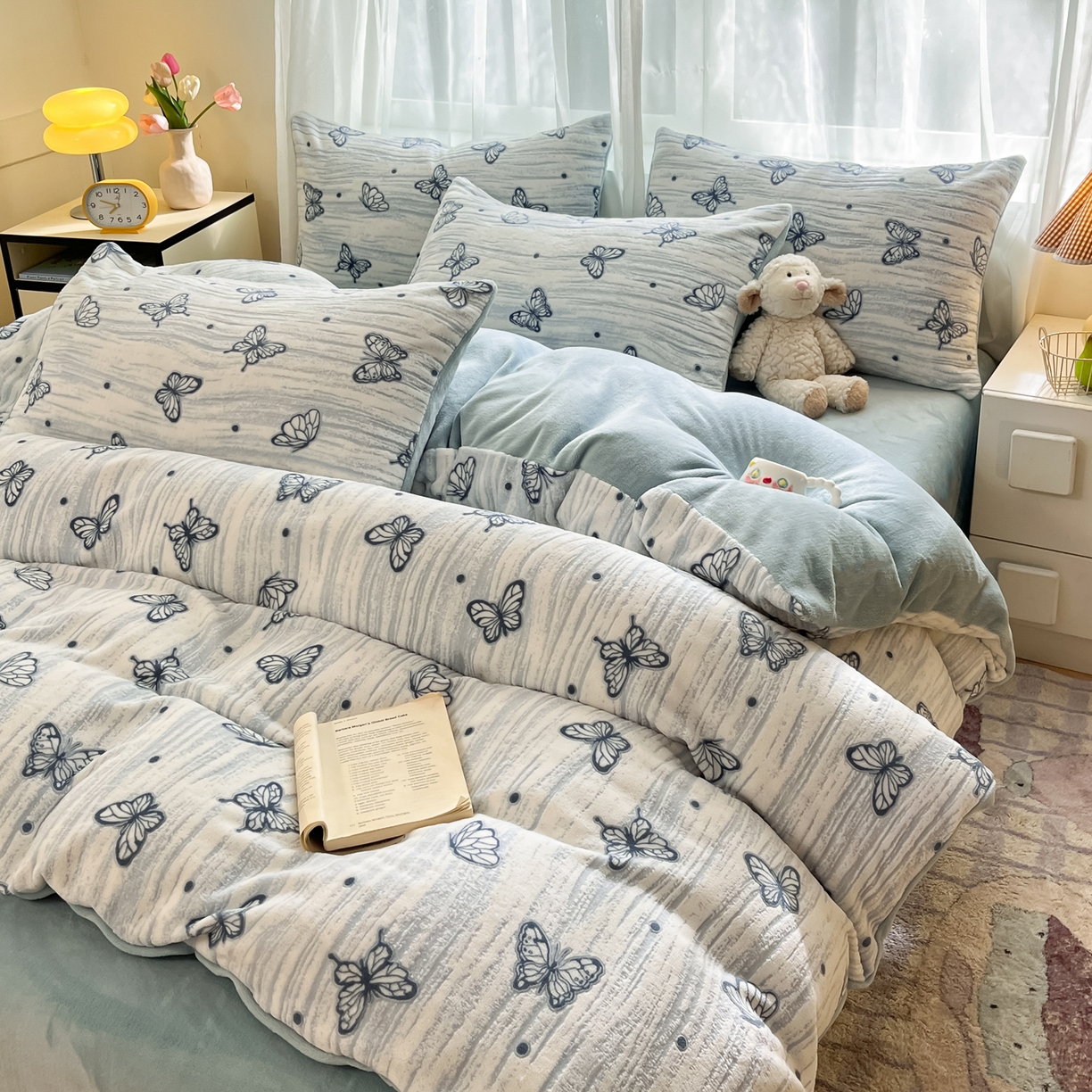 91家纺网 家纺一手货源 找家纺 雅居纺家纺 2025新款雕花牛奶绒四件套-蝴蝶系列 蝶恋-蓝