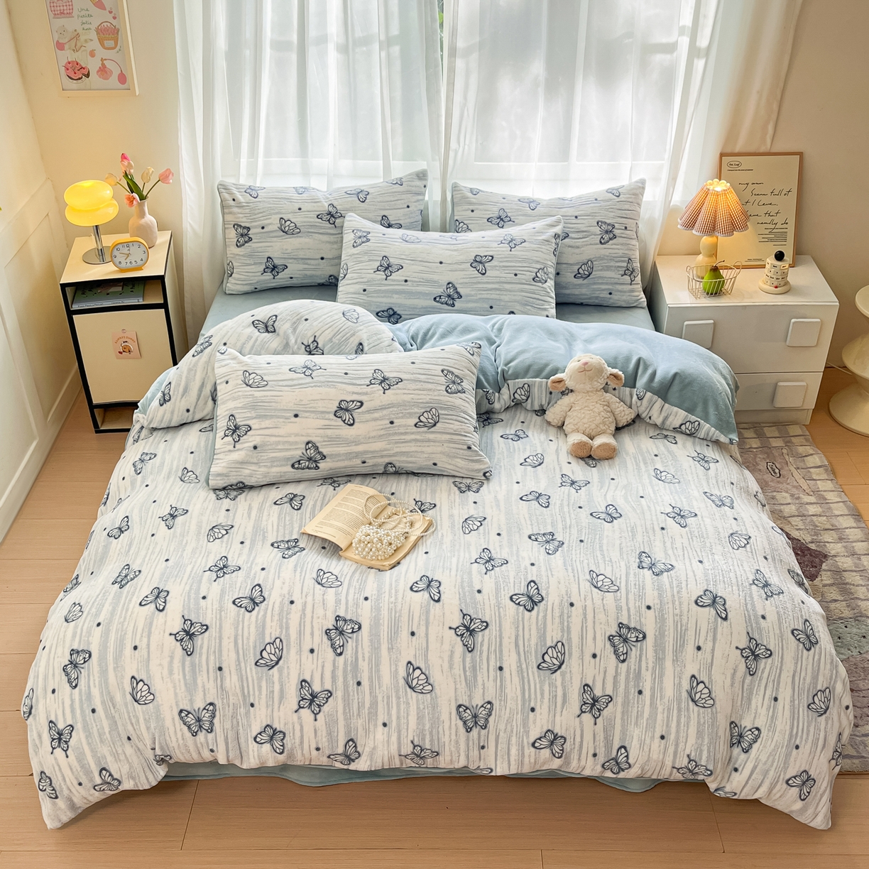 91家纺网 家纺一手货源 找家纺 雅居纺家纺 2025新款雕花牛奶绒四件套-蝴蝶系列 蝶恋-蓝